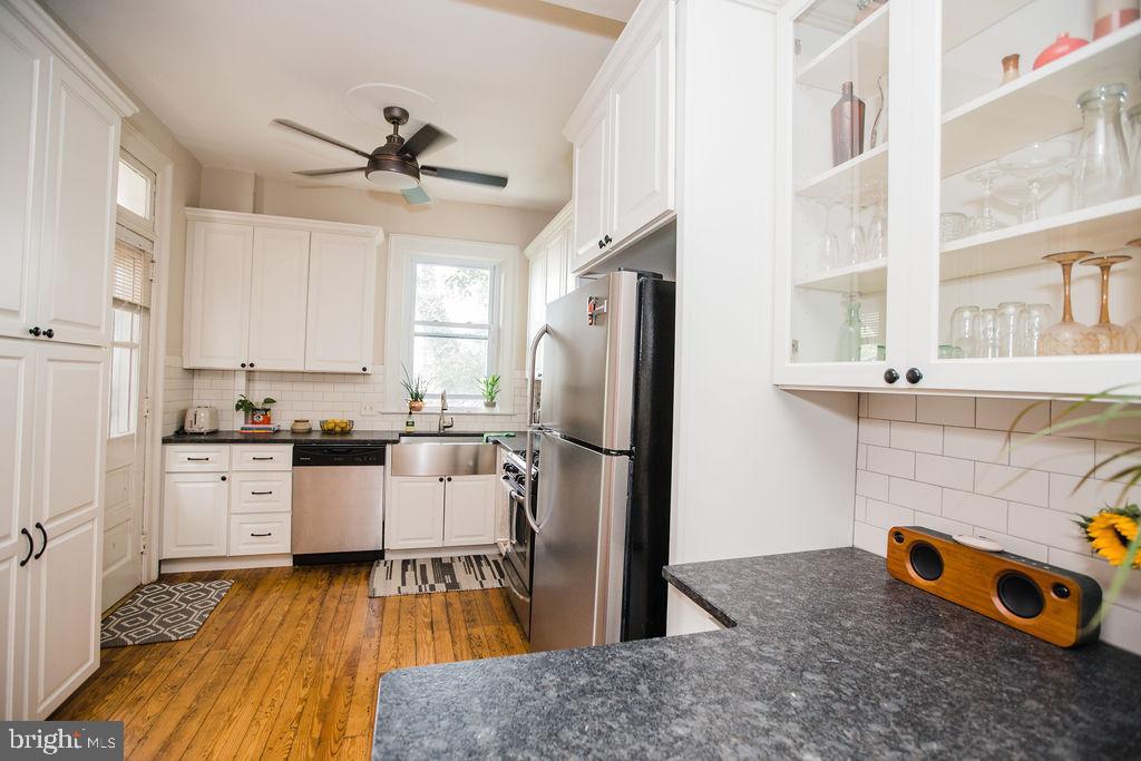 CHESTNUT HILL - Residential