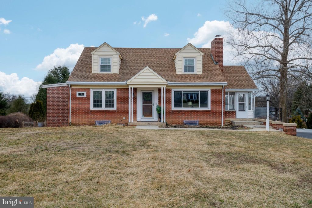 Photo of 1938 Park Plaza, LANCASTER, PA 17601 (MLS # PALA2065404)