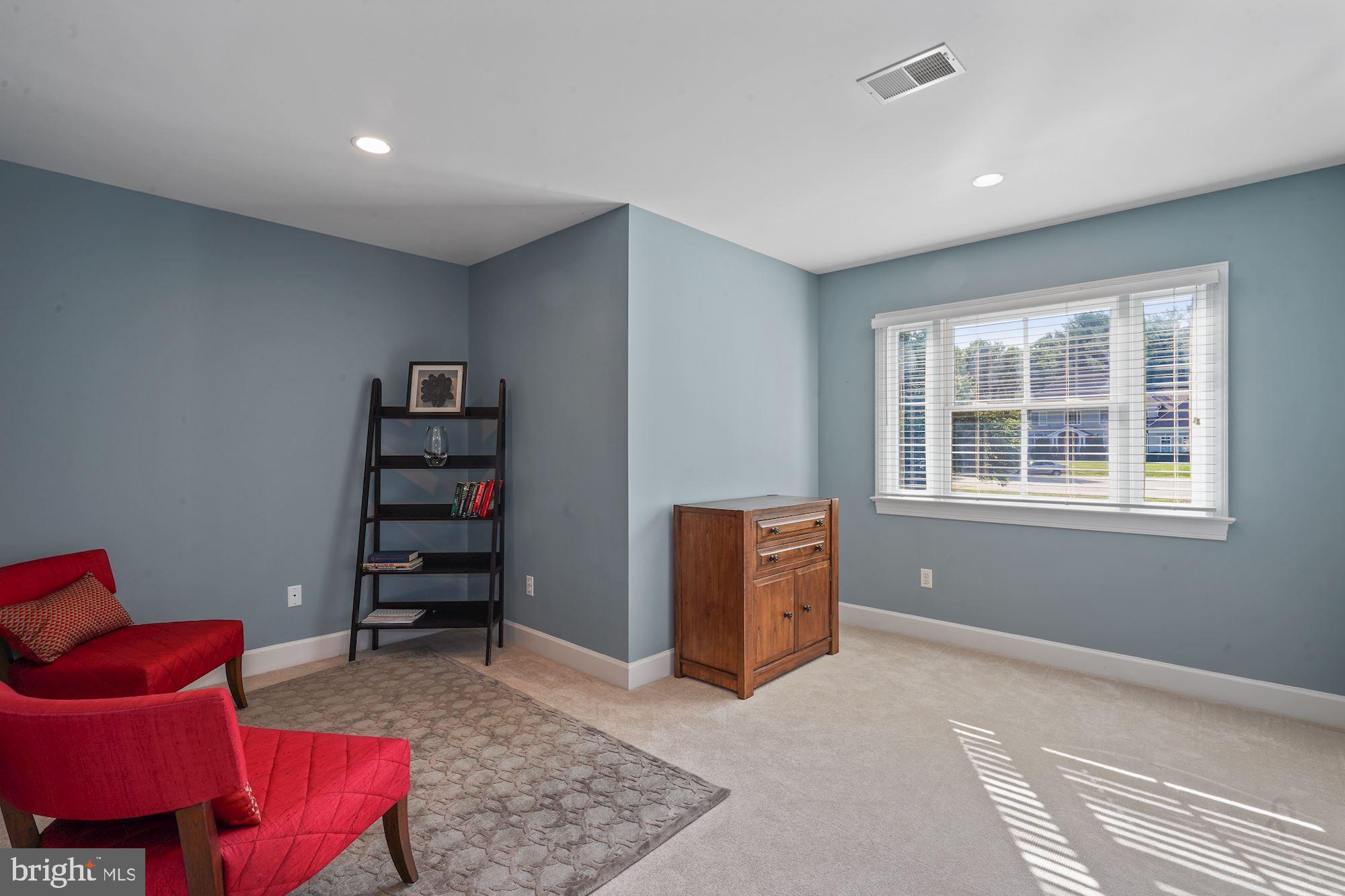 FOX DEN ESTATES - Residential