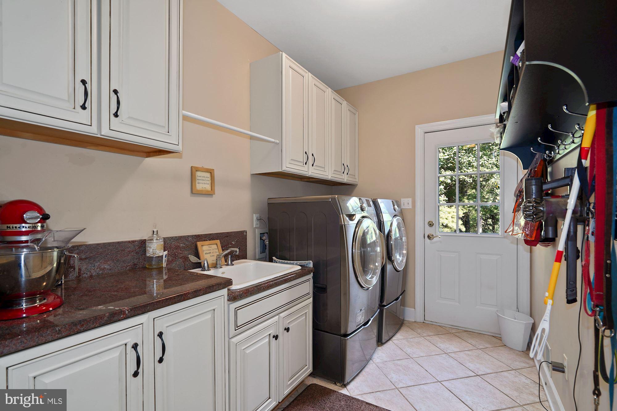 FOX DEN ESTATES - Residential