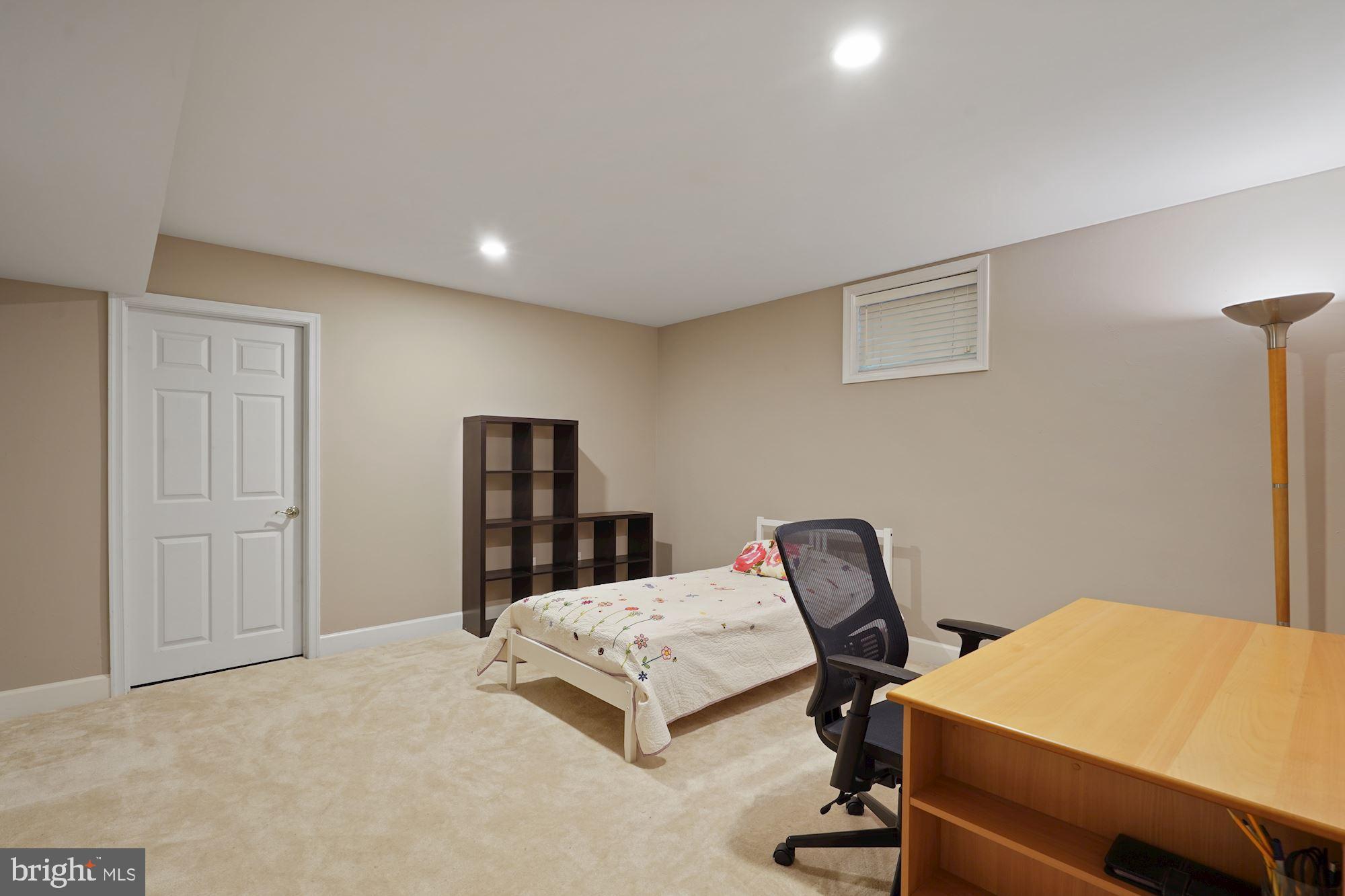 FOX DEN ESTATES - Residential