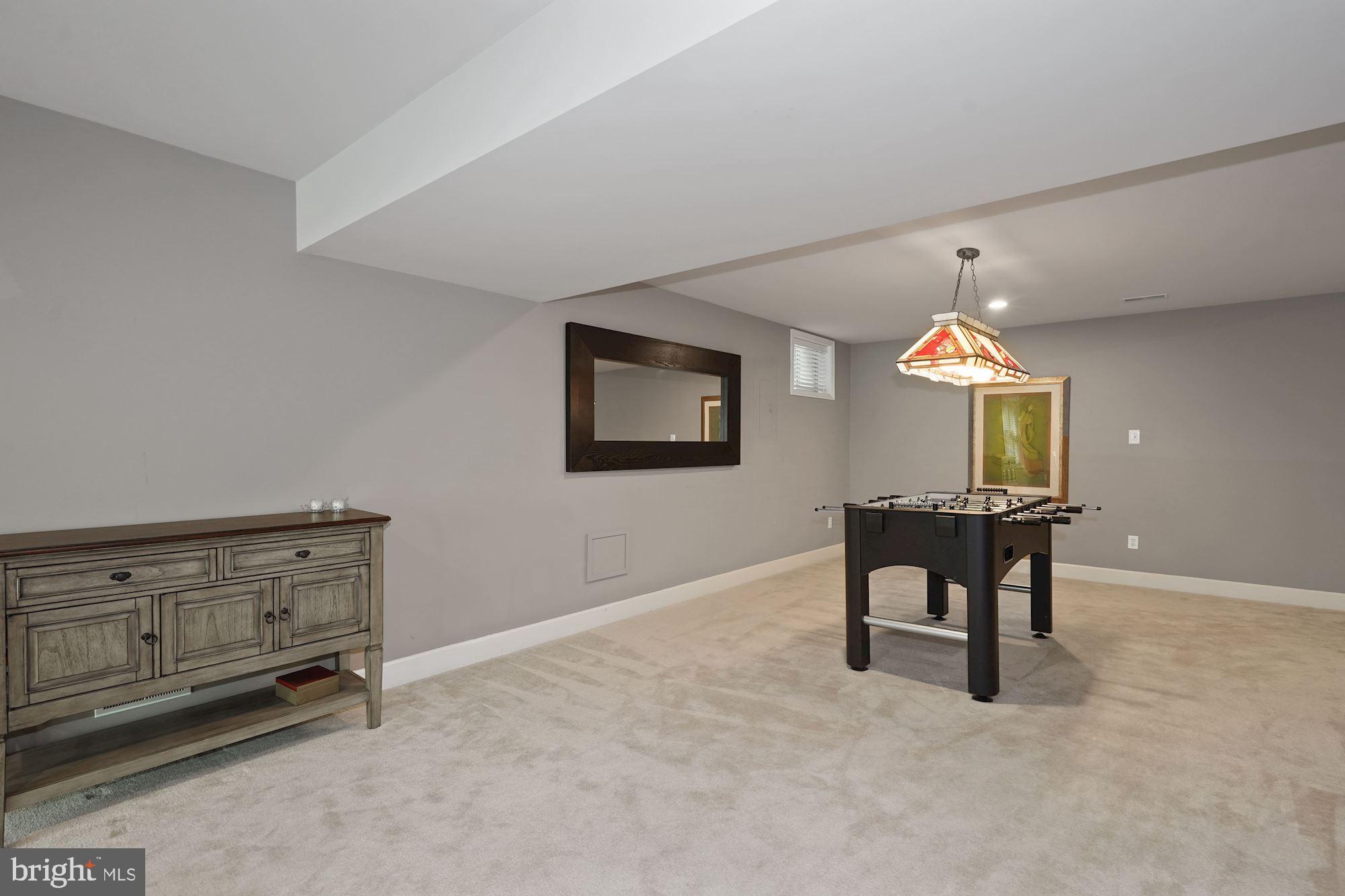 FOX DEN ESTATES - Residential