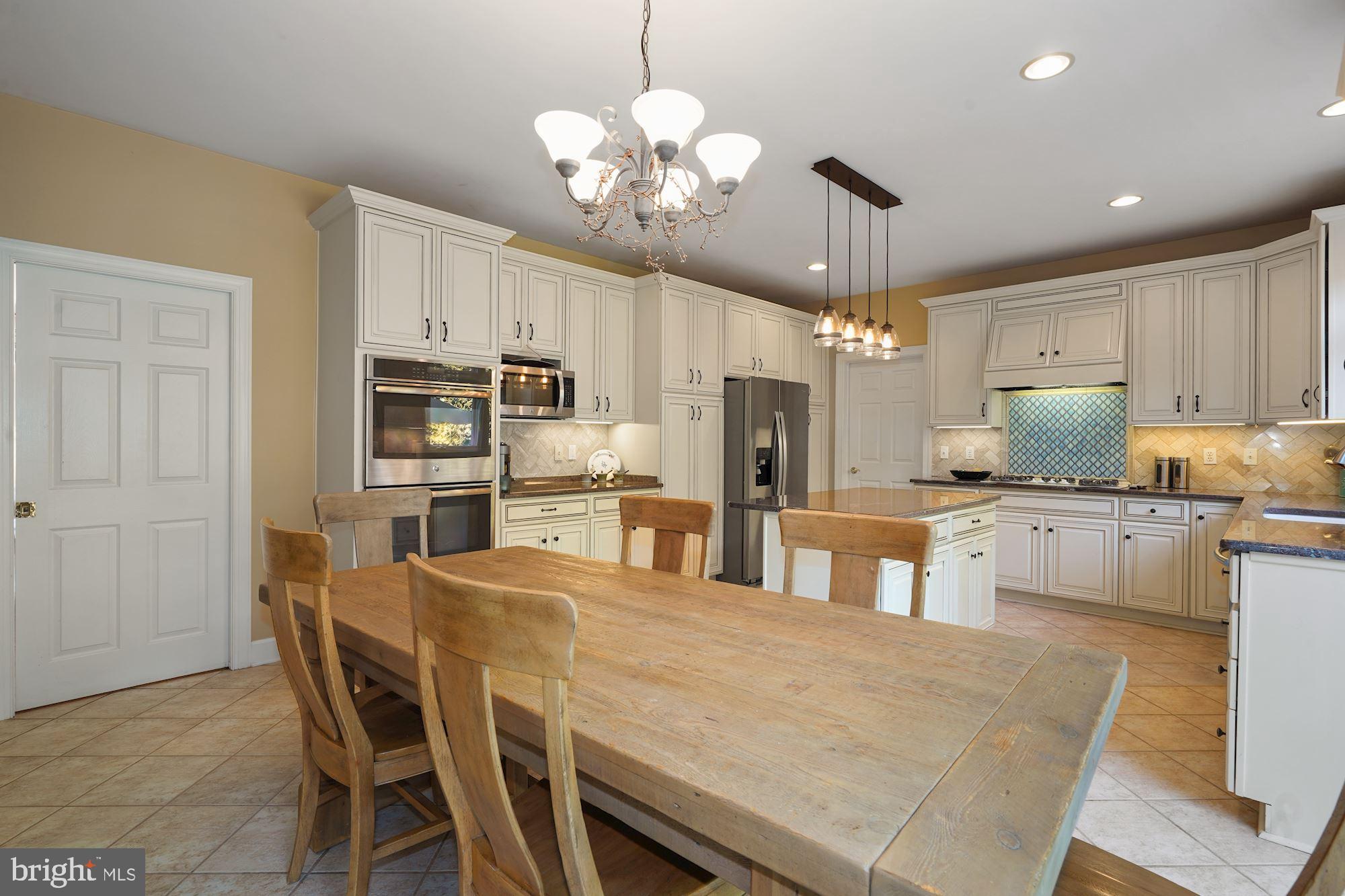 FOX DEN ESTATES - Residential