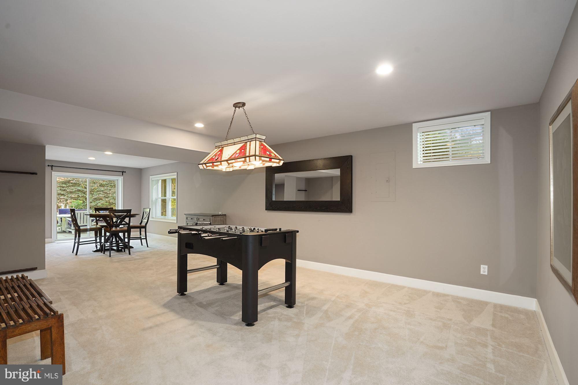 FOX DEN ESTATES - Residential