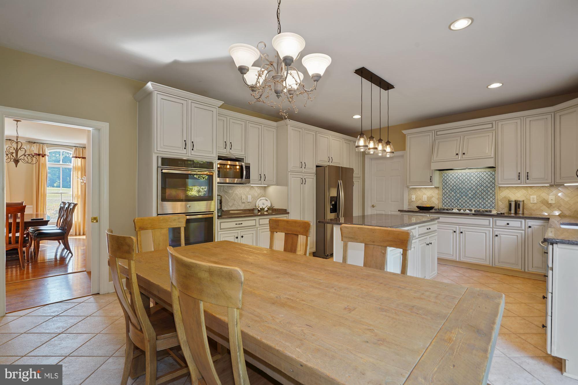 FOX DEN ESTATES - Residential