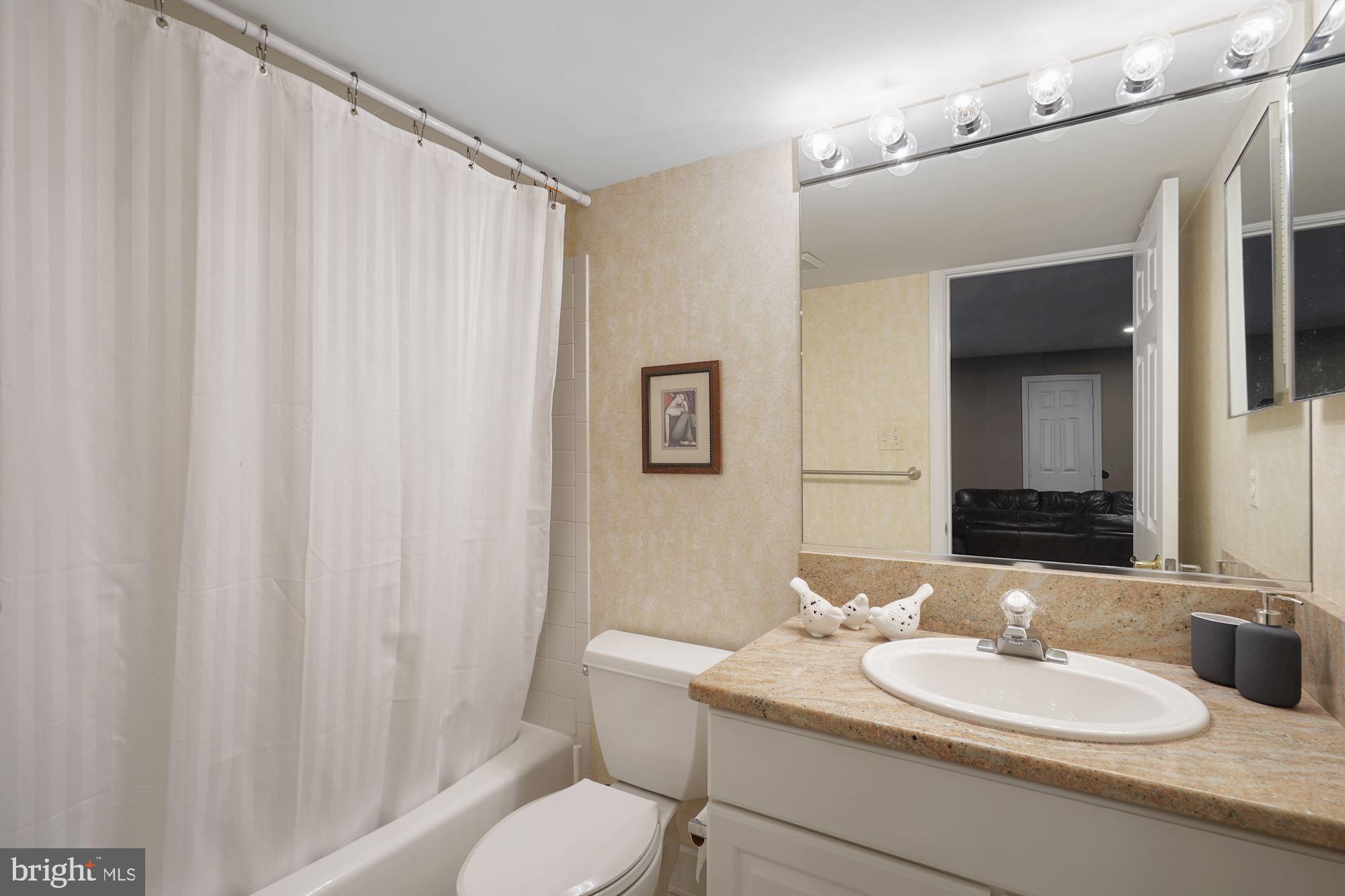 FOX DEN ESTATES - Residential