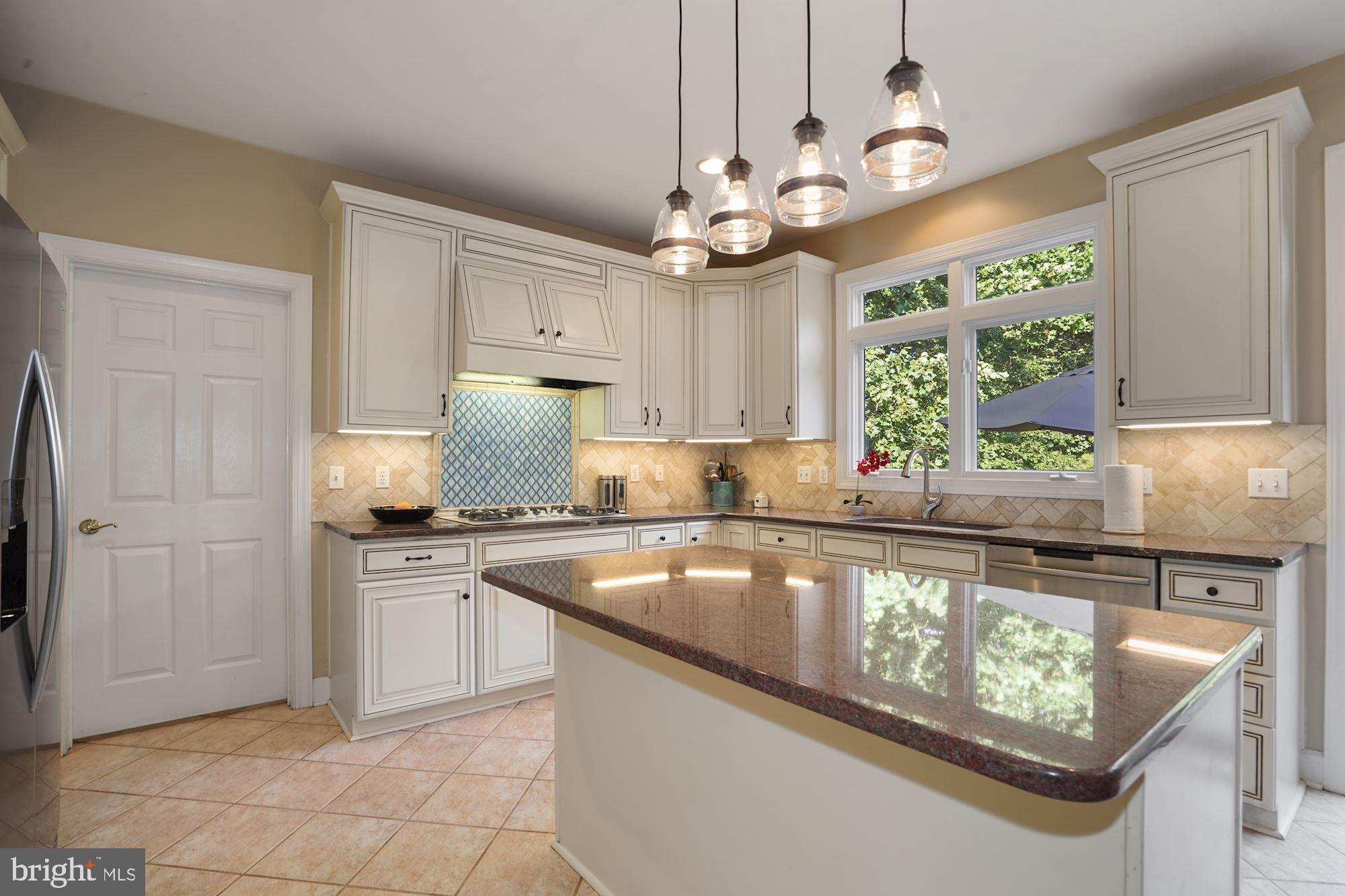 FOX DEN ESTATES - Residential