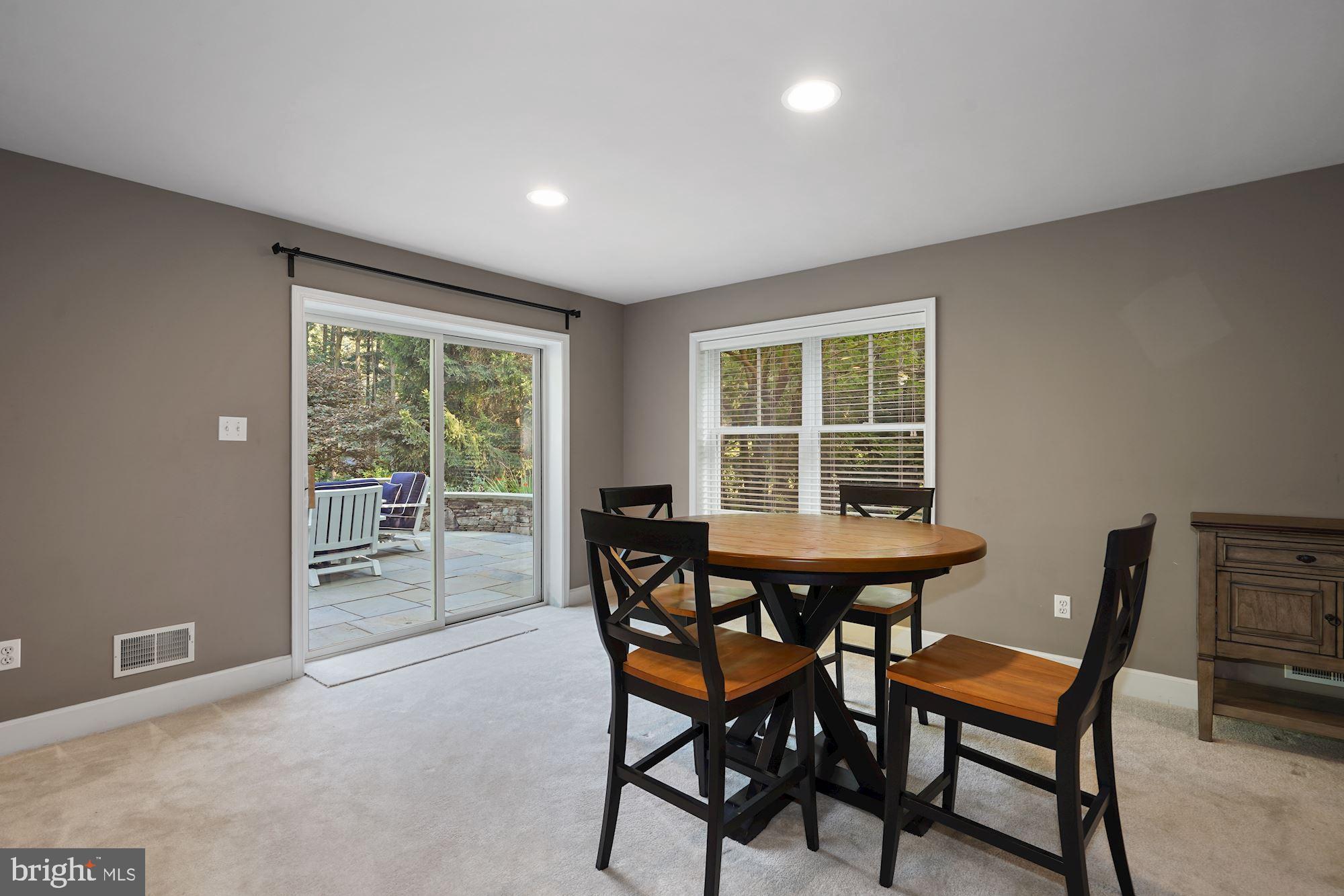 FOX DEN ESTATES - Residential