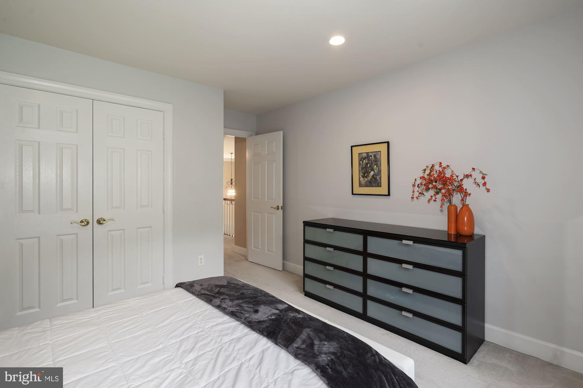 FOX DEN ESTATES - Residential