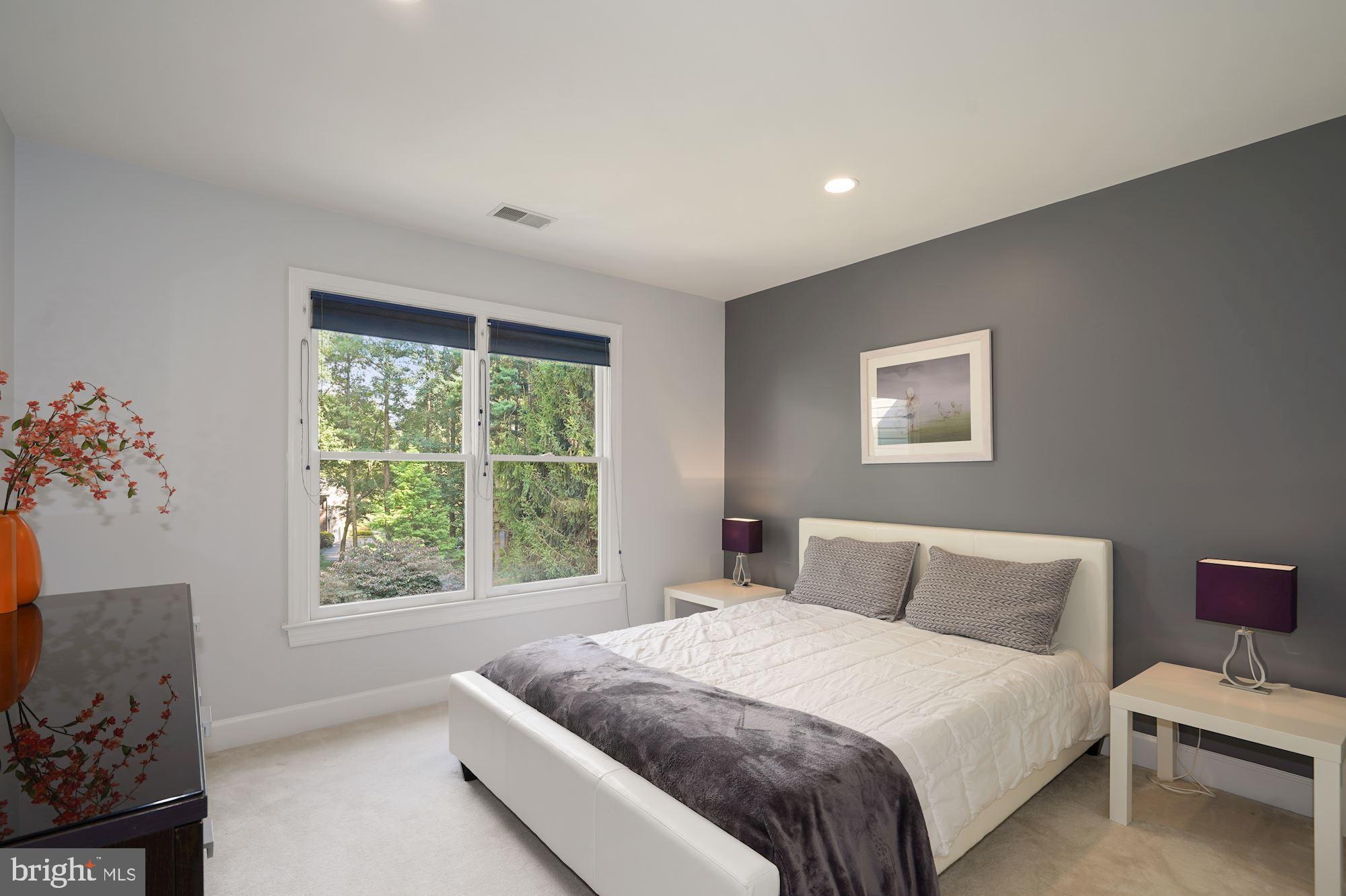 FOX DEN ESTATES - Residential