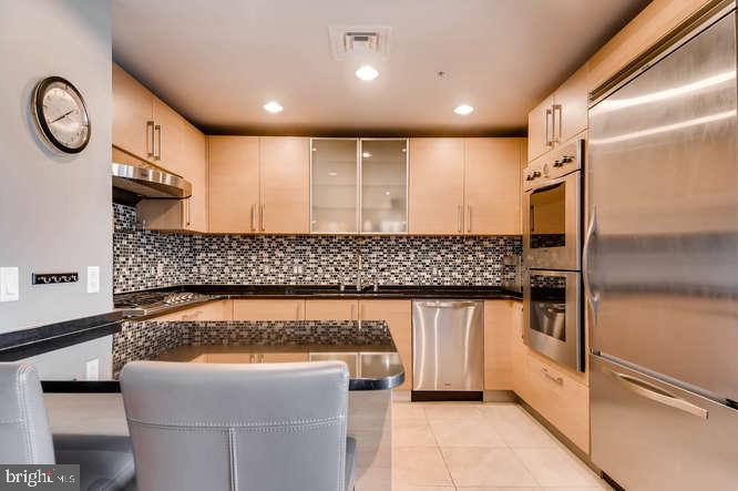 THE RITZ-CARLTON RESIDENCES - Residential