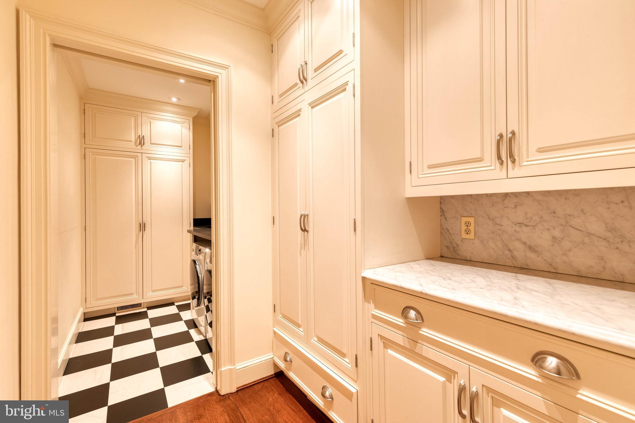 ROCKLAND - Residential