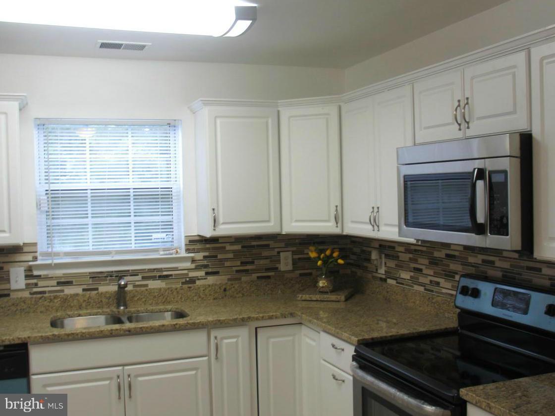 BROOKSQUARE CONDO - Residential