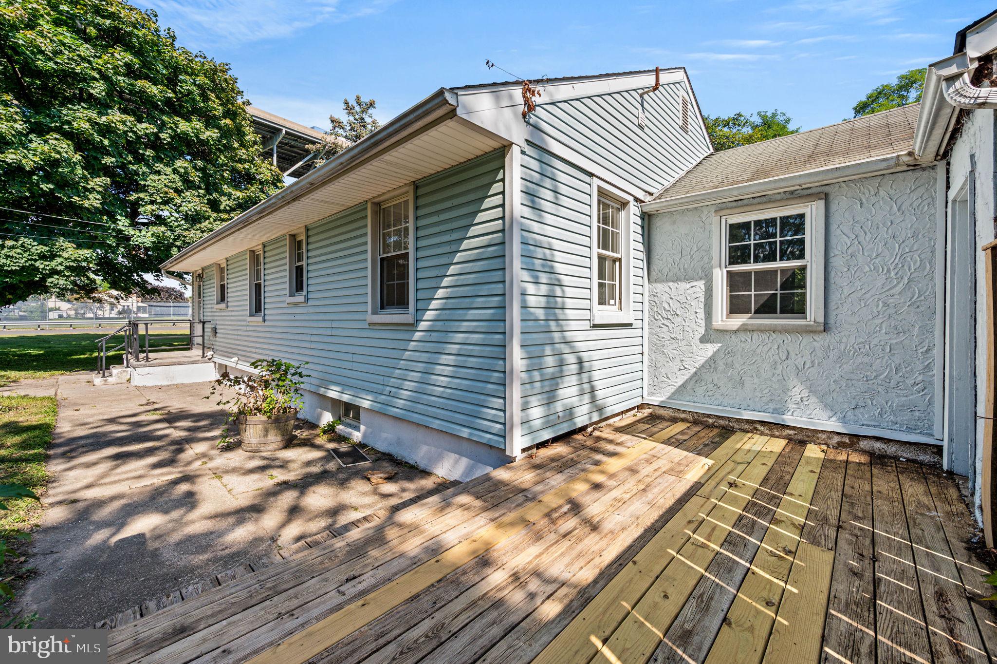 EDGELY - Residential Lease