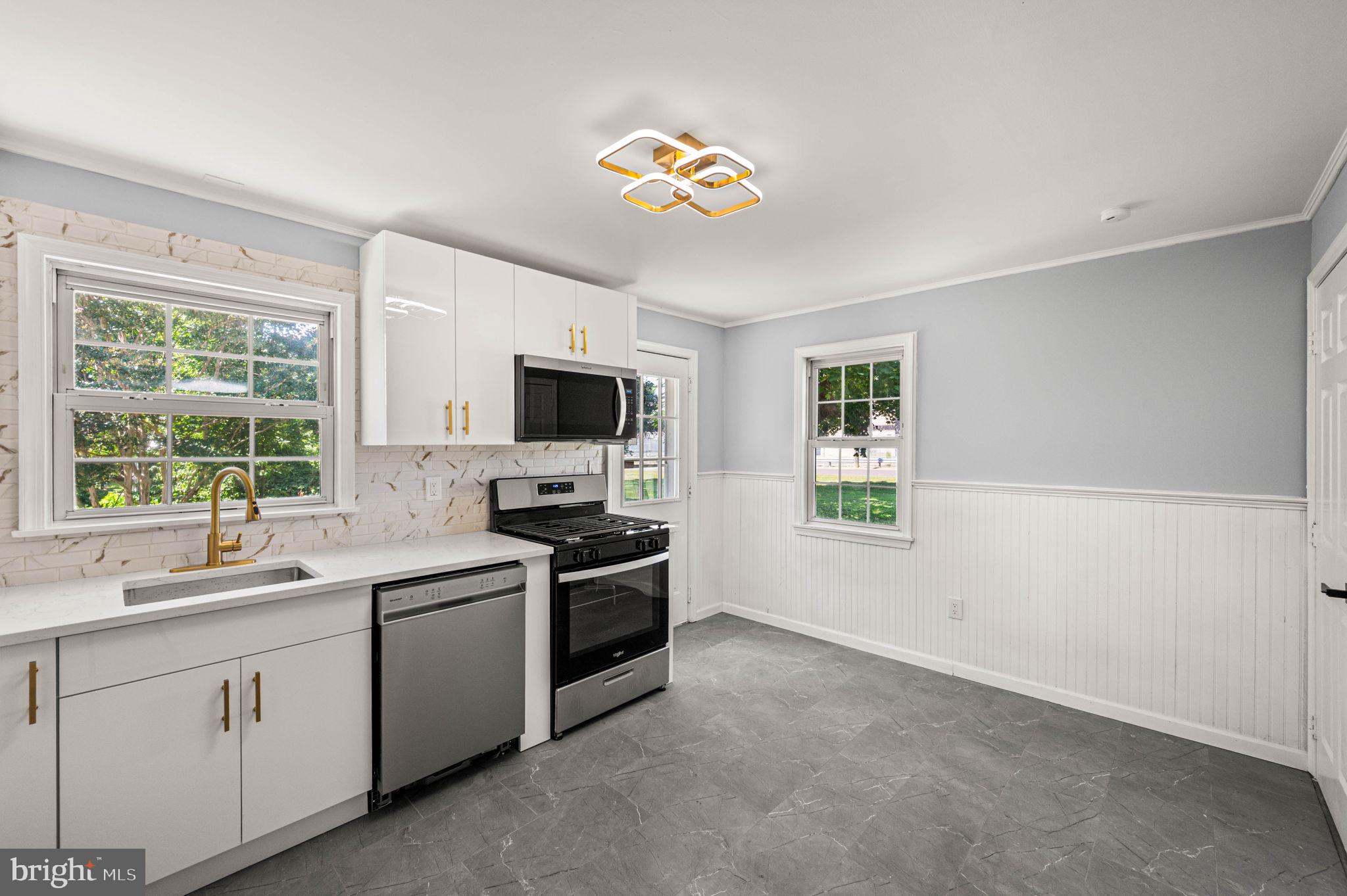 EDGELY - Residential Lease