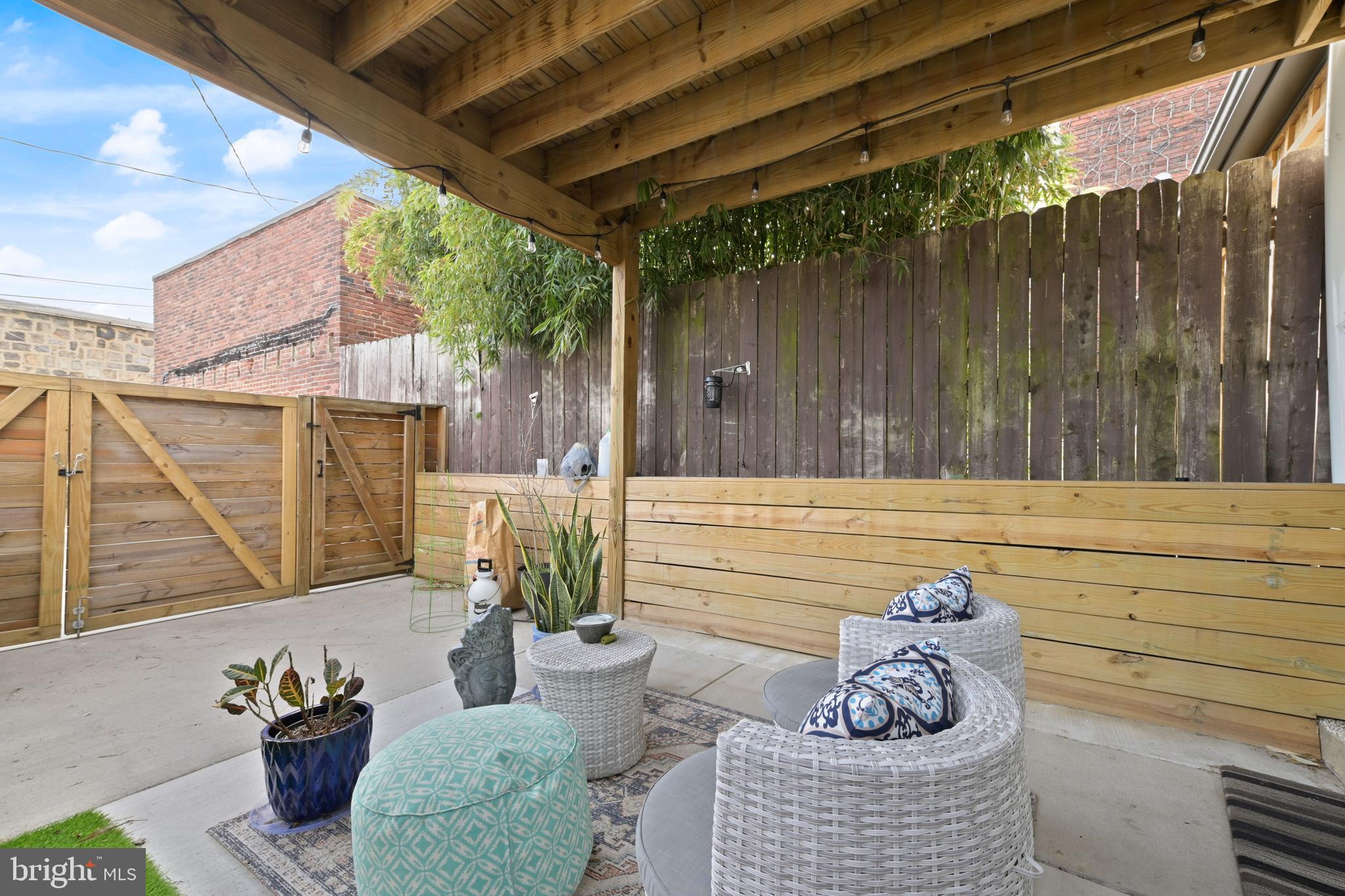 HIGHLANDTOWN - Residential