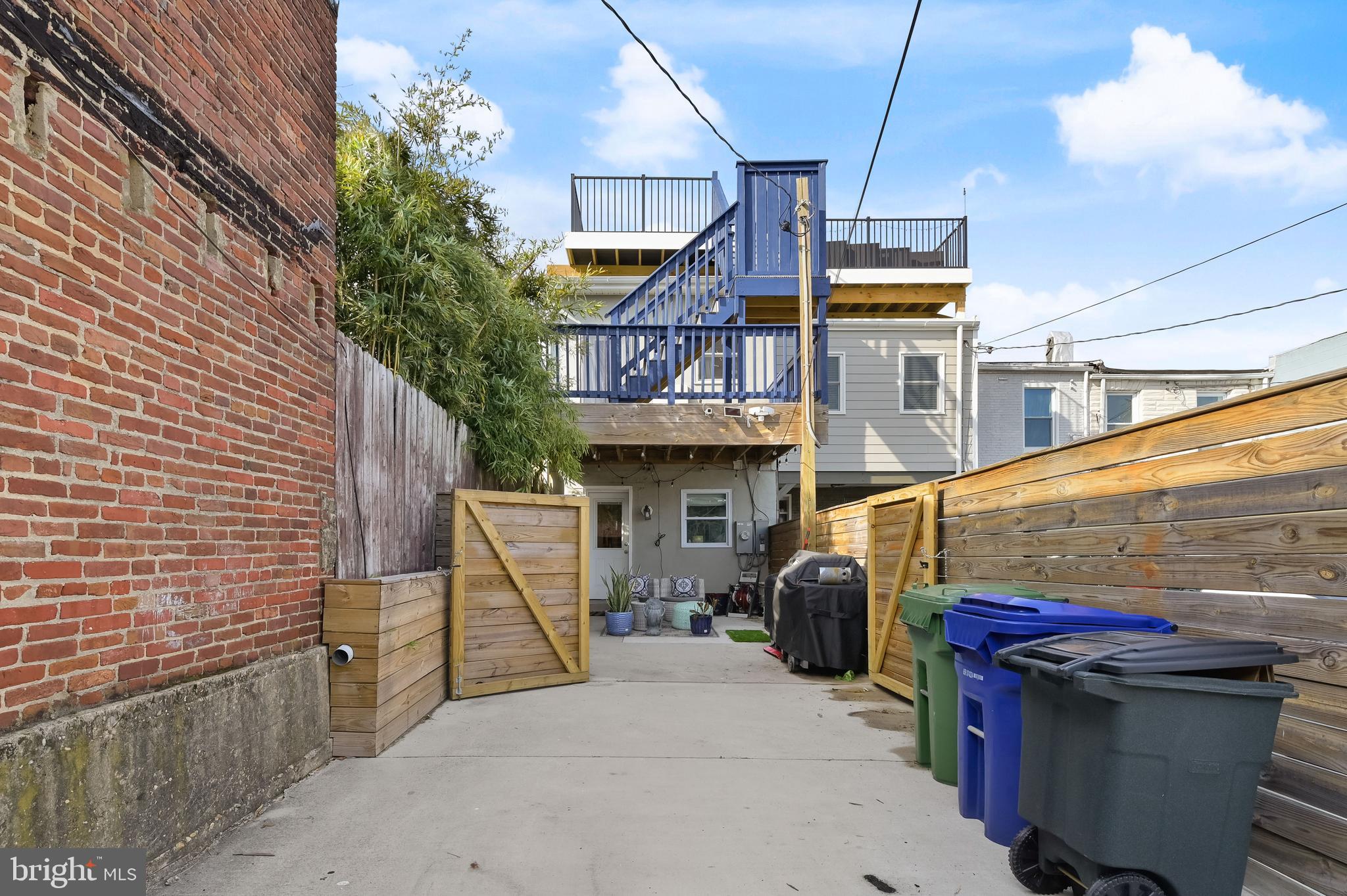 HIGHLANDTOWN - Residential