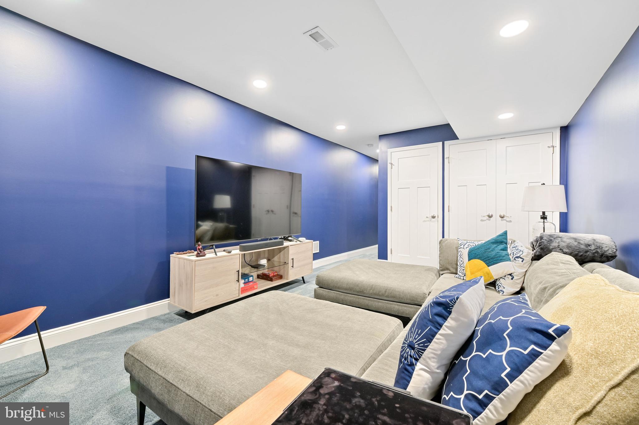 HIGHLANDTOWN - Residential