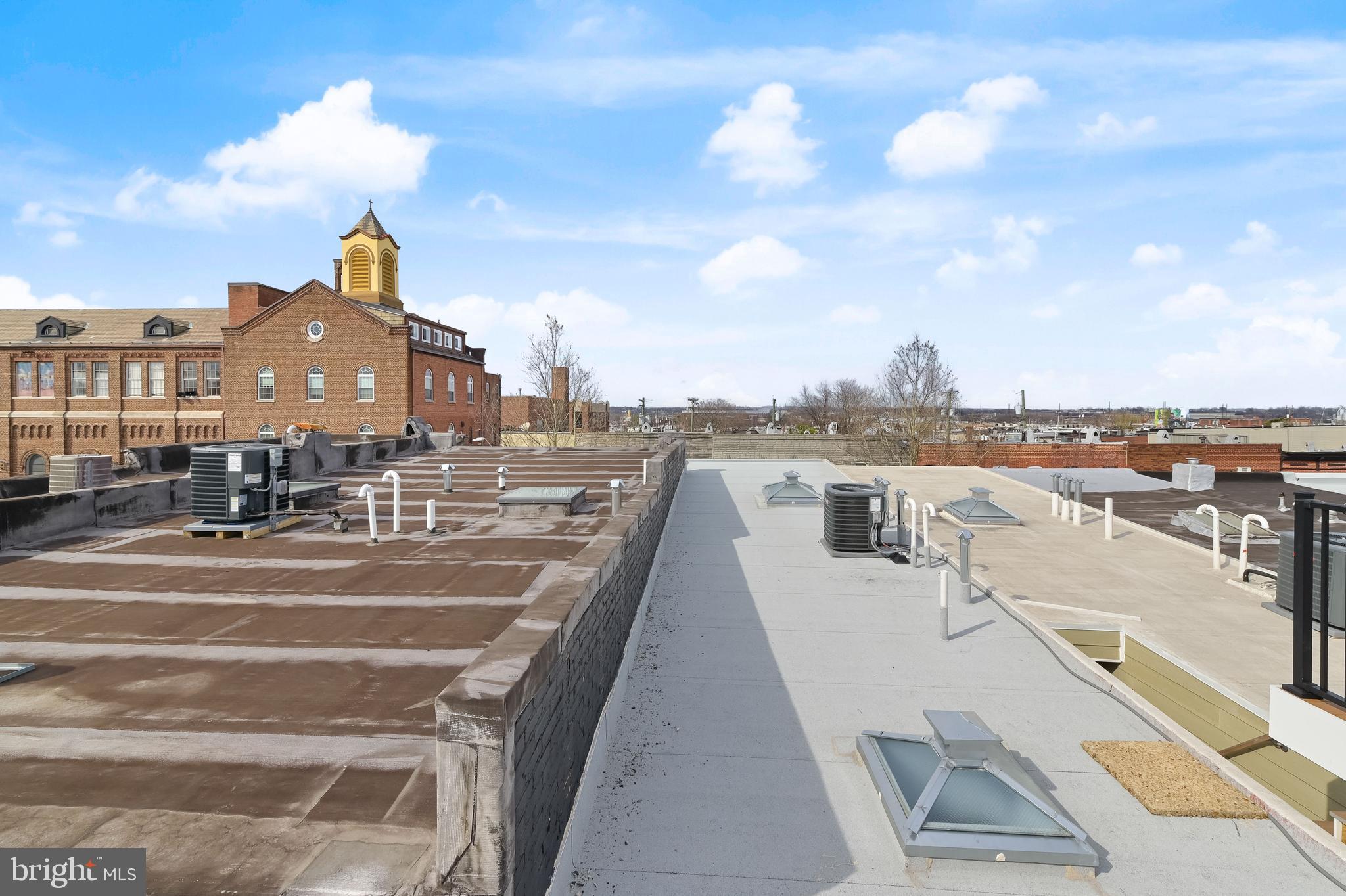 HIGHLANDTOWN - Residential