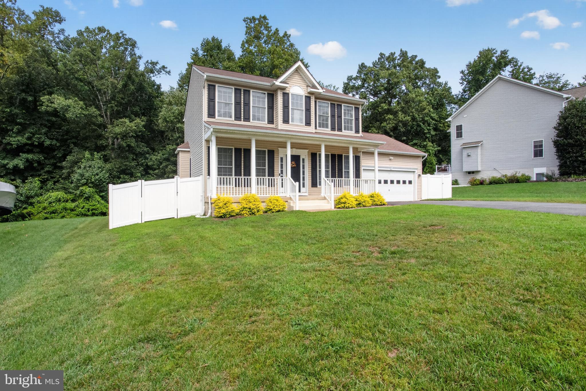 4 PRESCOTT LANE
