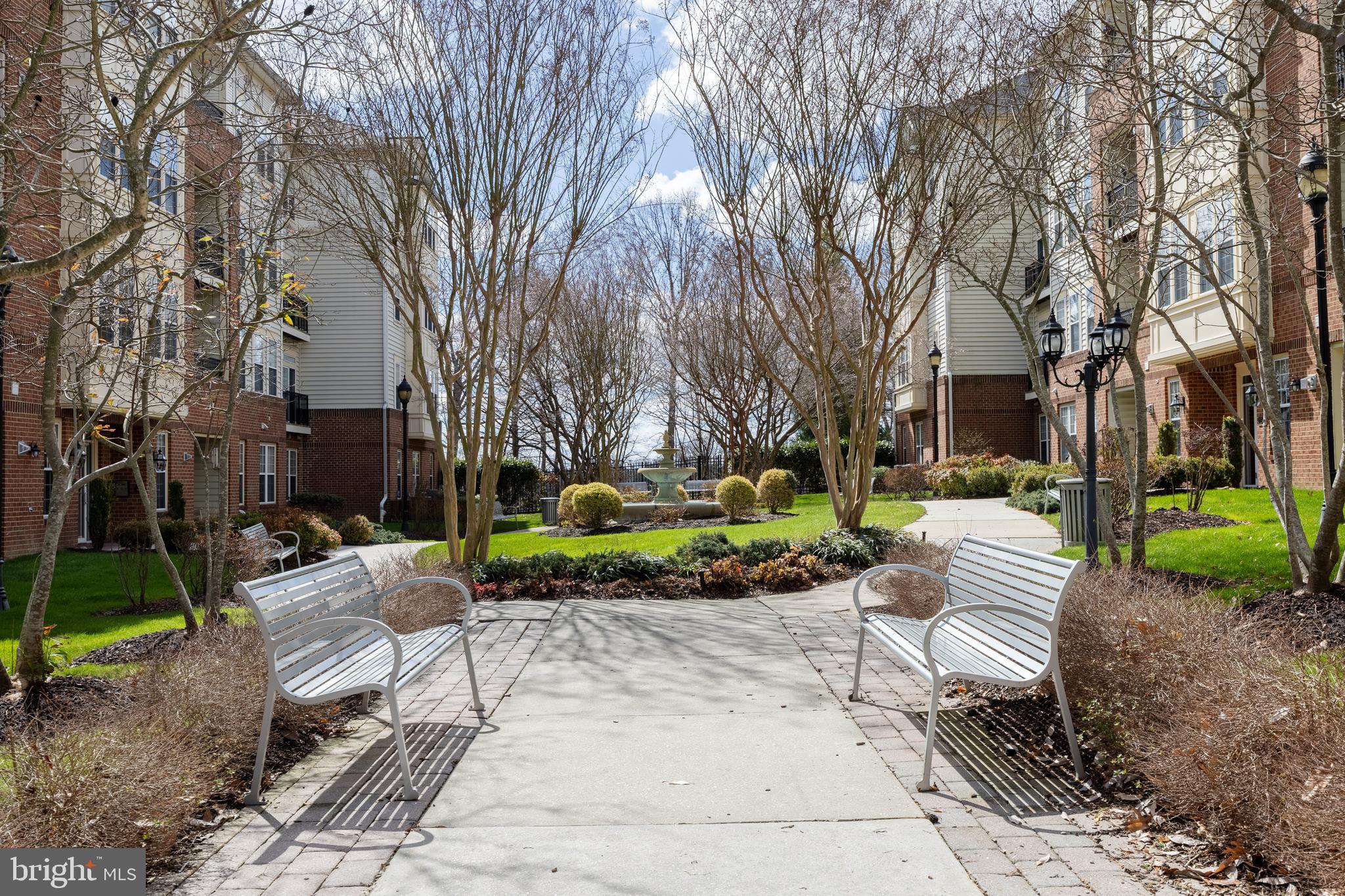 2550 KENSINGTON GARDENS 303