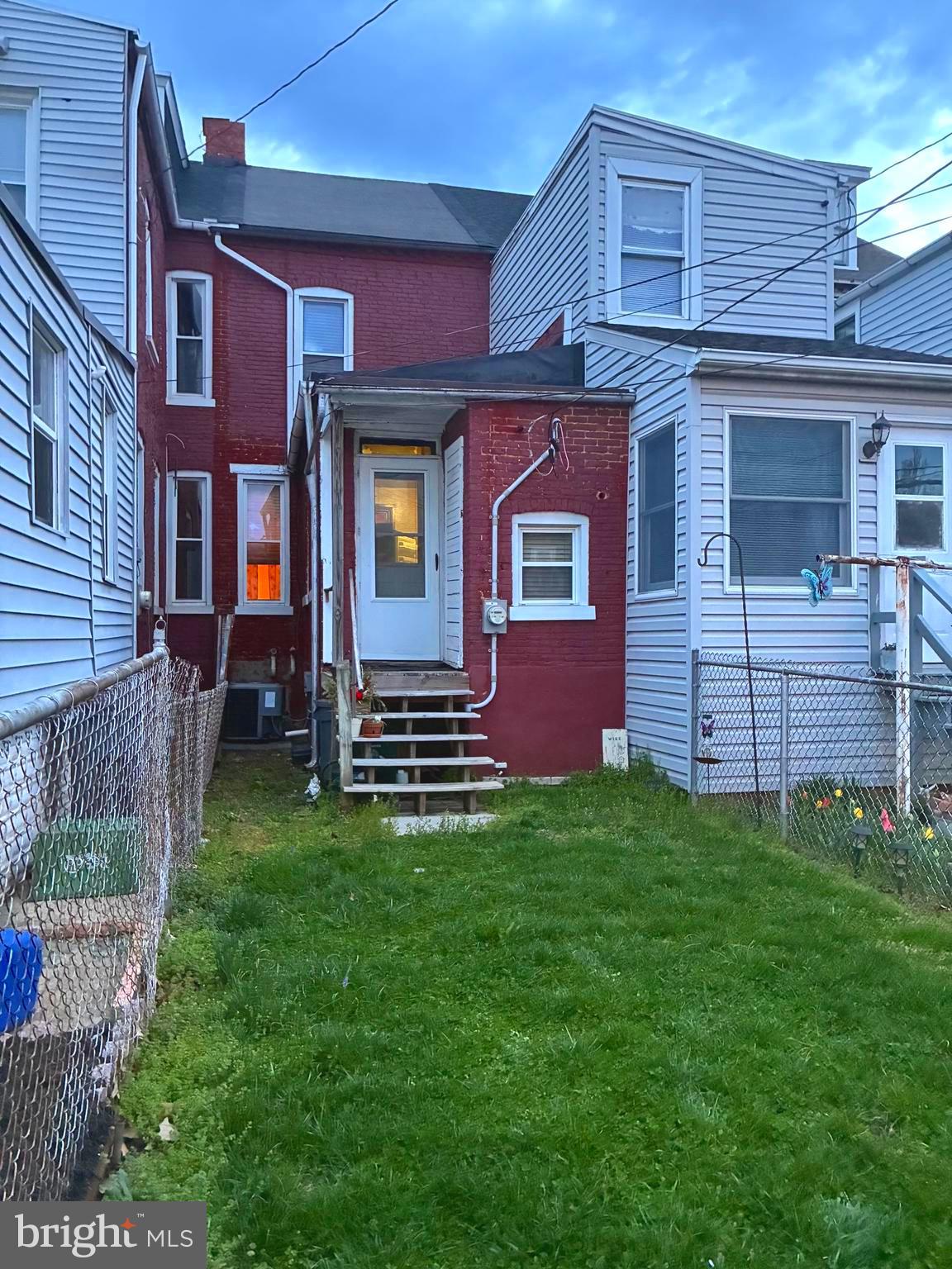 CHESTNUT HILL - Residential