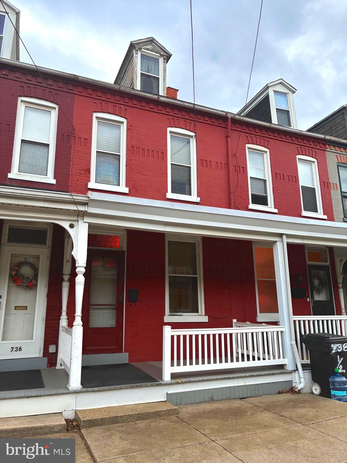 CHESTNUT HILL - Residential