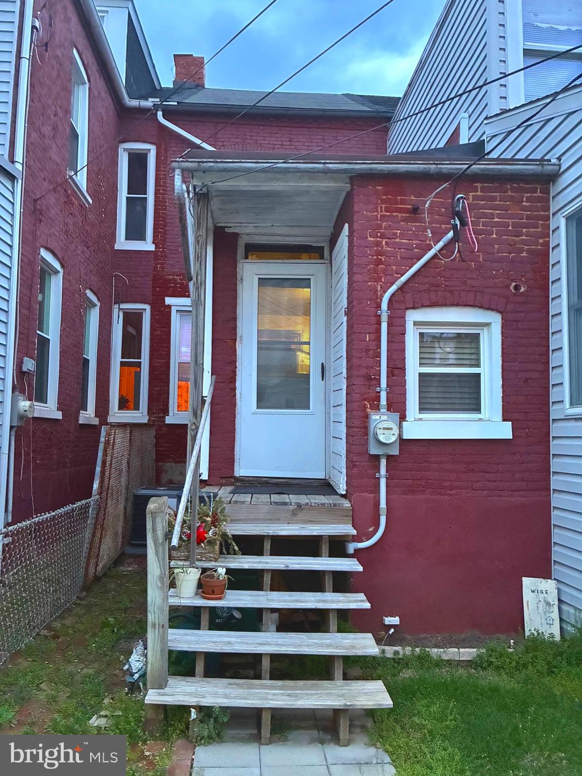 CHESTNUT HILL - Residential