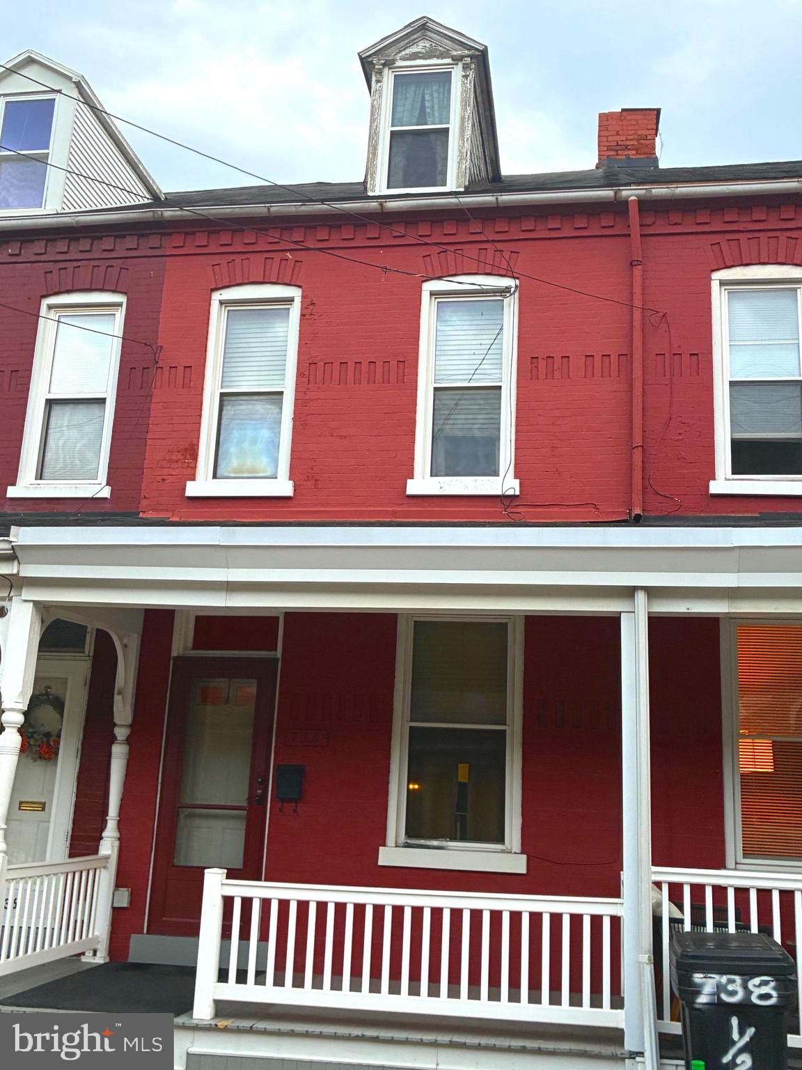 CHESTNUT HILL - Residential