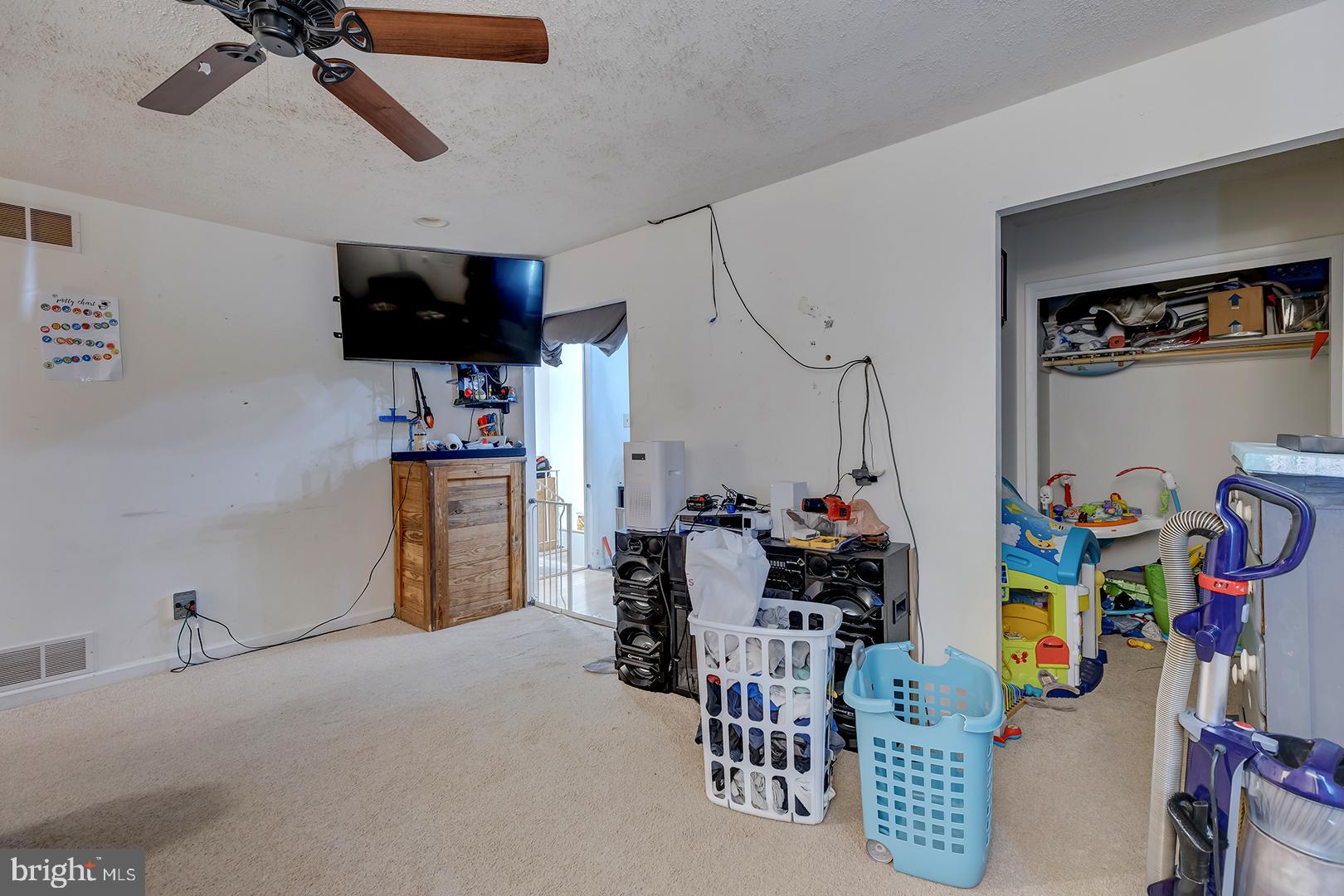936 BUCK DRIVE