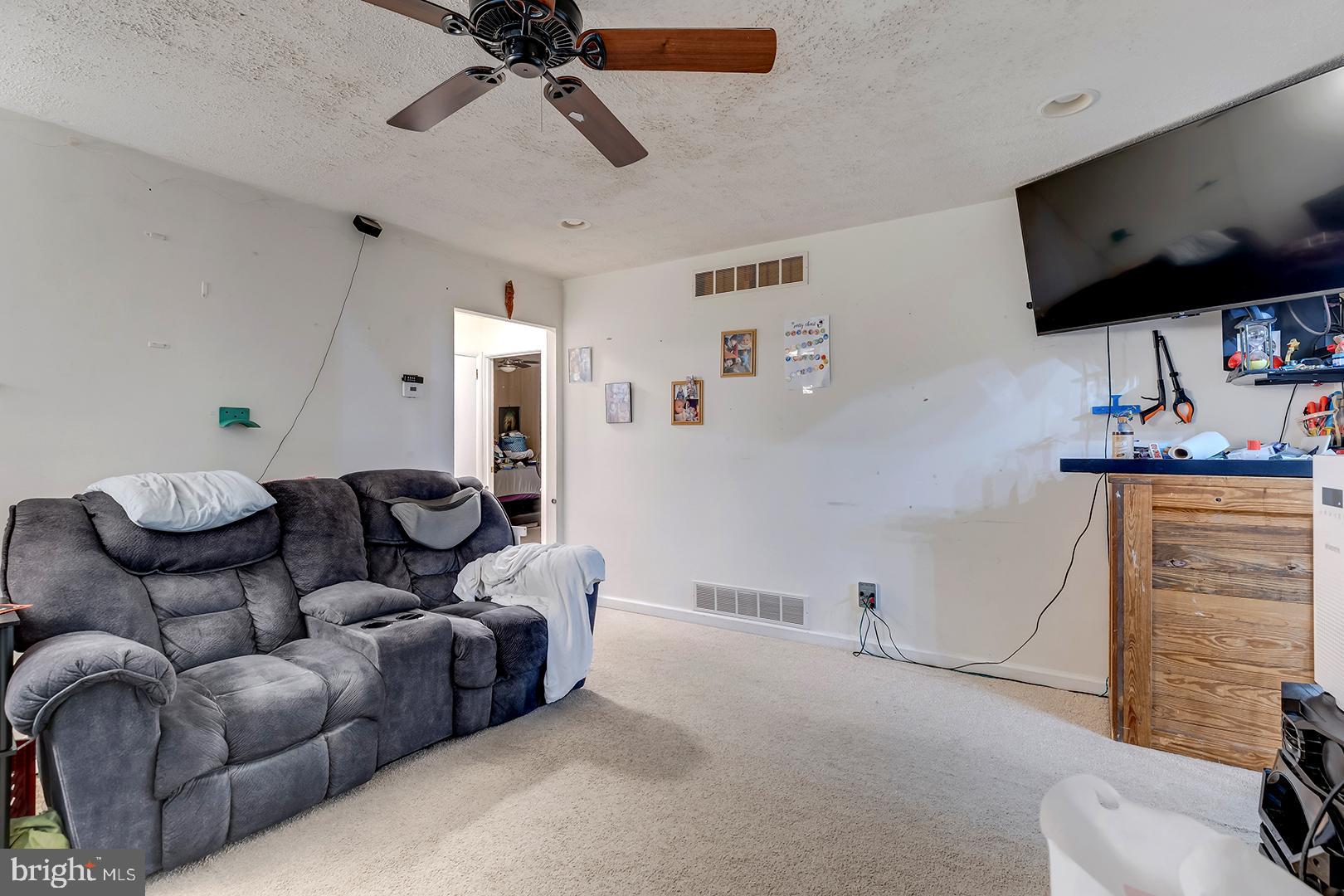 936 BUCK DRIVE