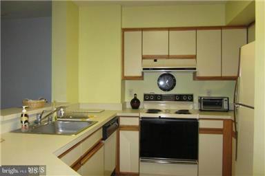 ASTORIA - Residential Lease