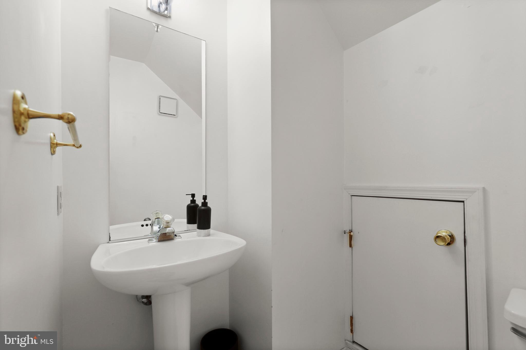 VILLAGES AT HOMELAND - Residential