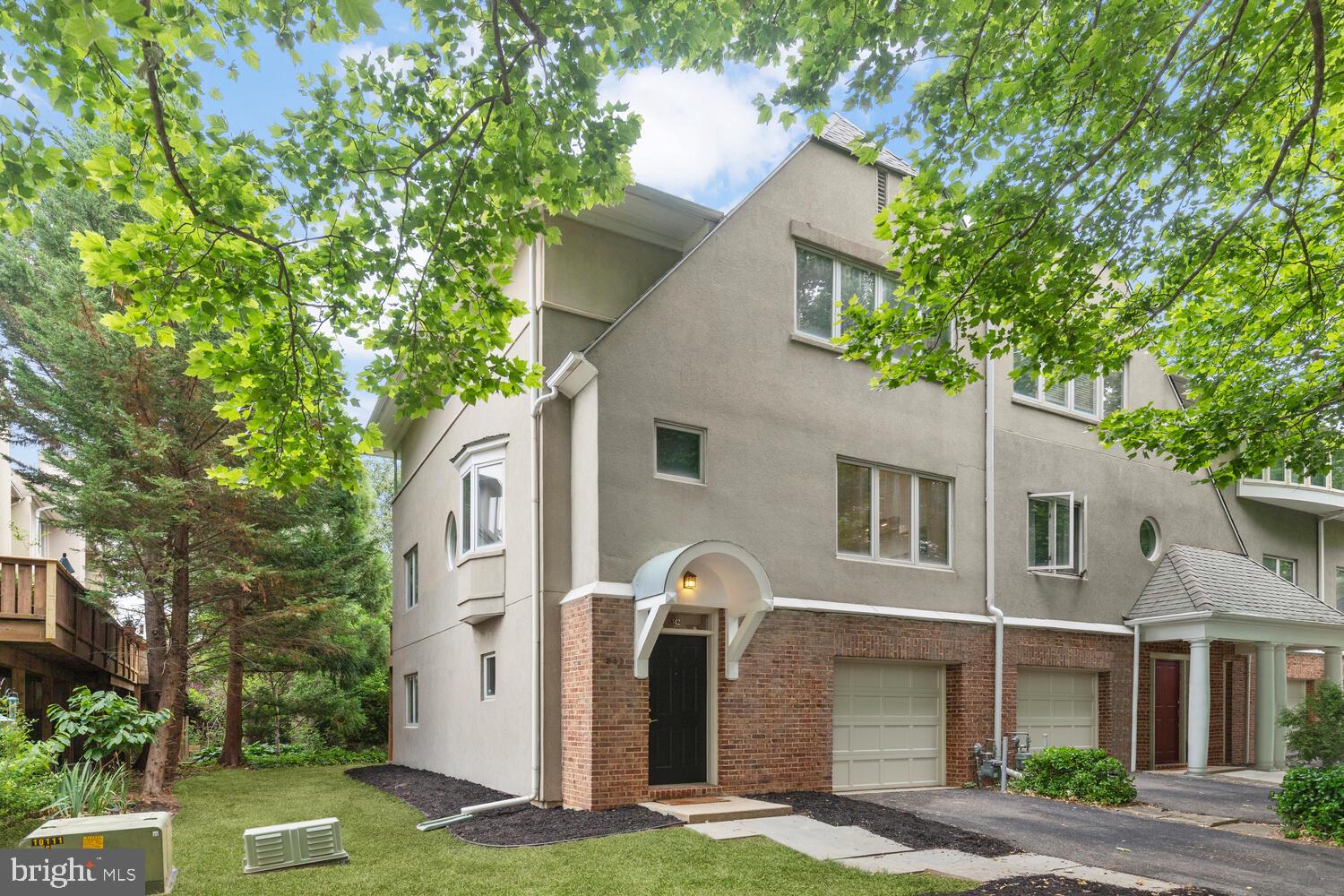 VILLAGES AT HOMELAND - Residential