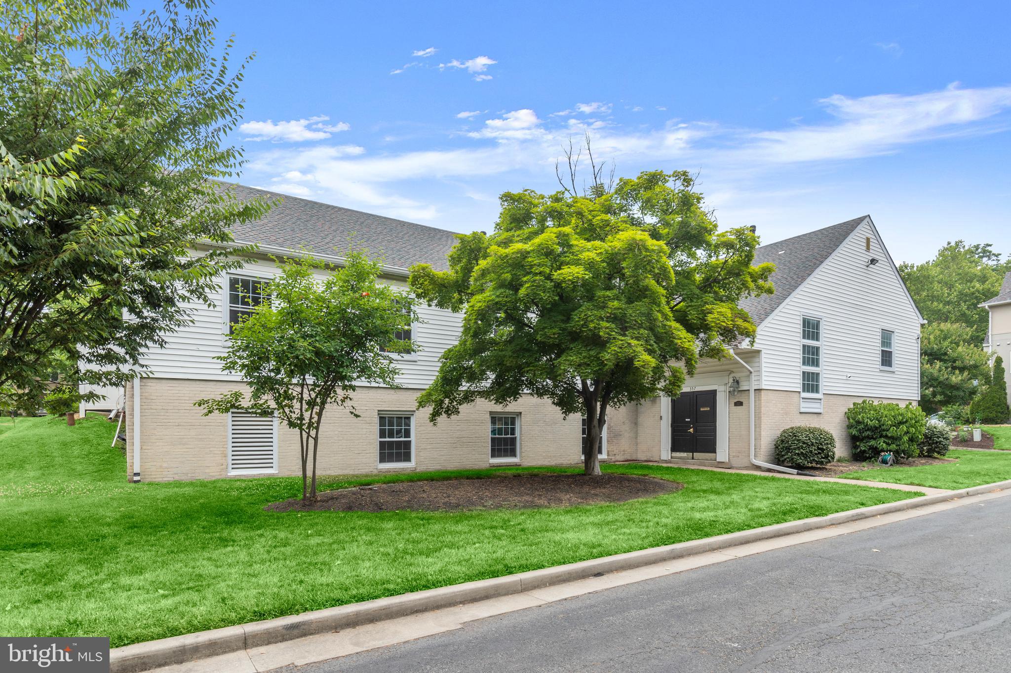 VILLAGES AT HOMELAND - Residential