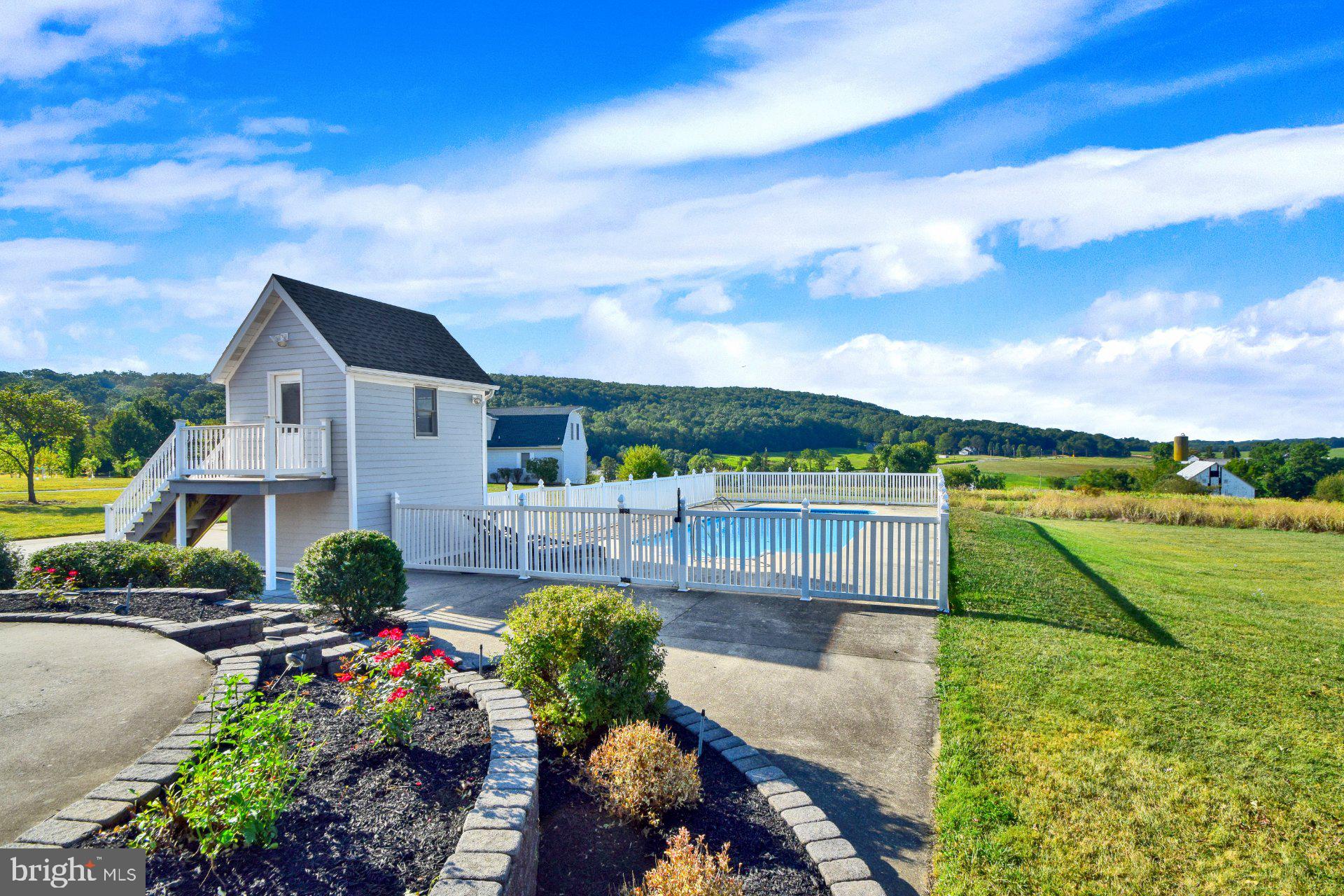 APPLEWOOD ACRES - Residential