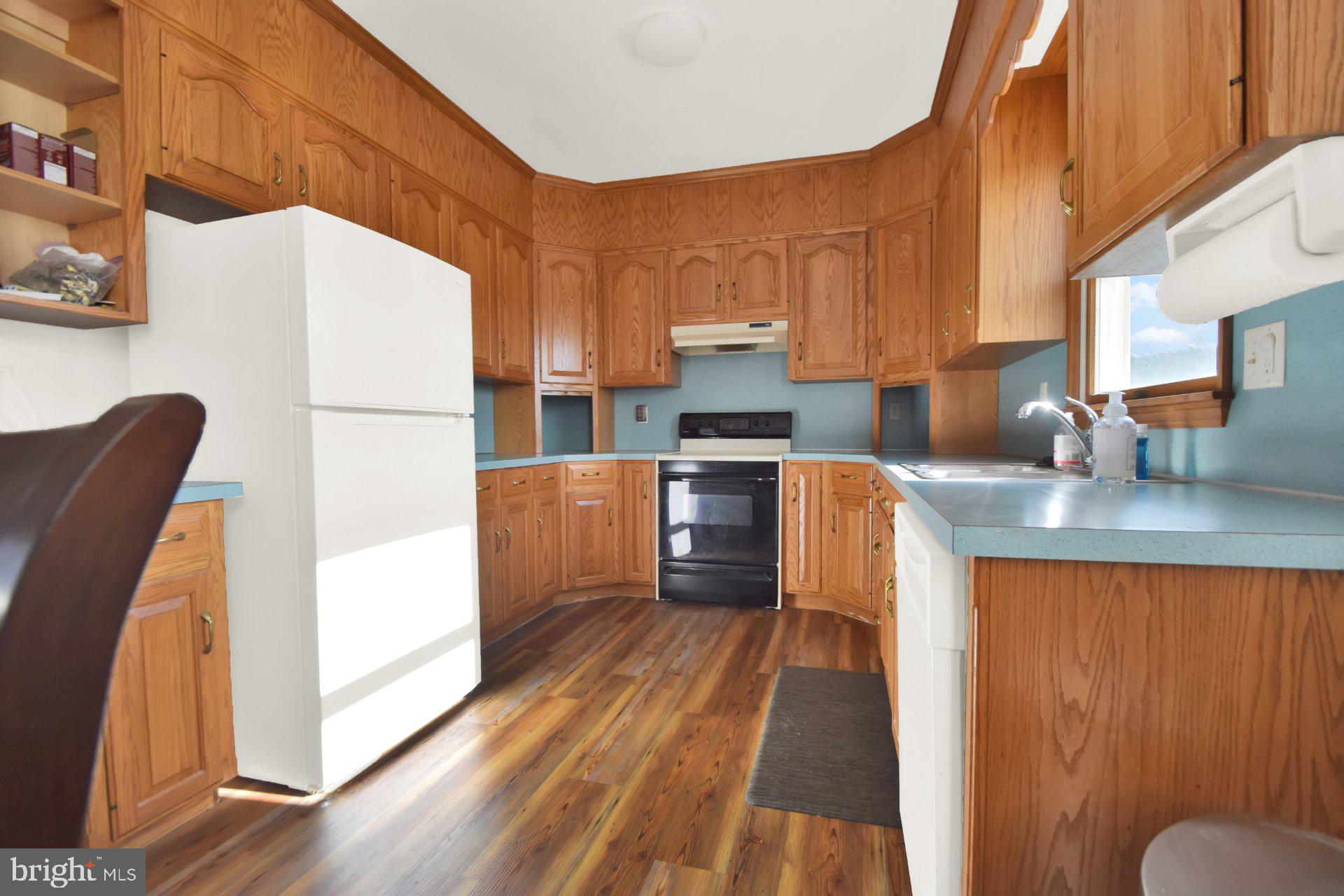 APPLEWOOD ACRES - Residential