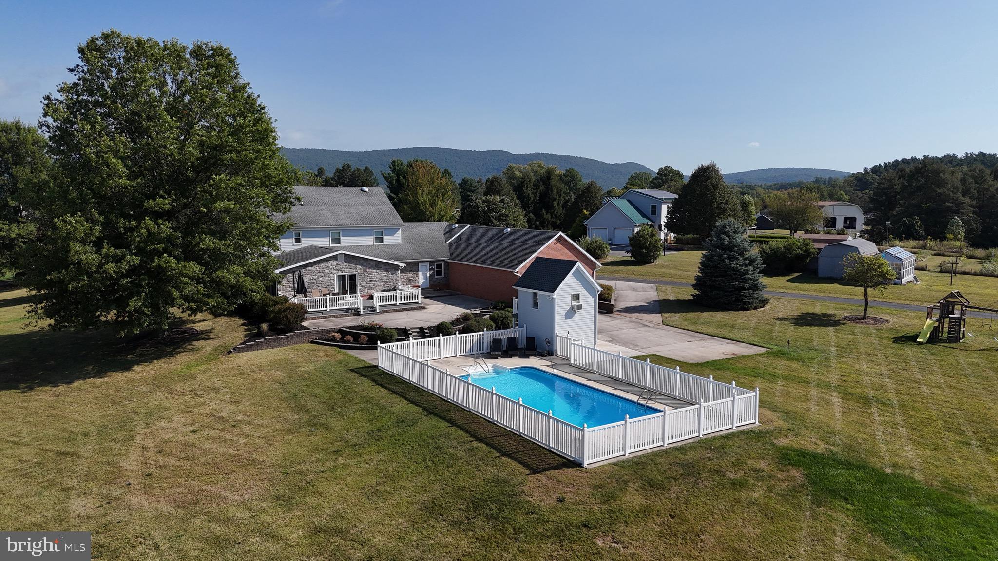 APPLEWOOD ACRES - Residential