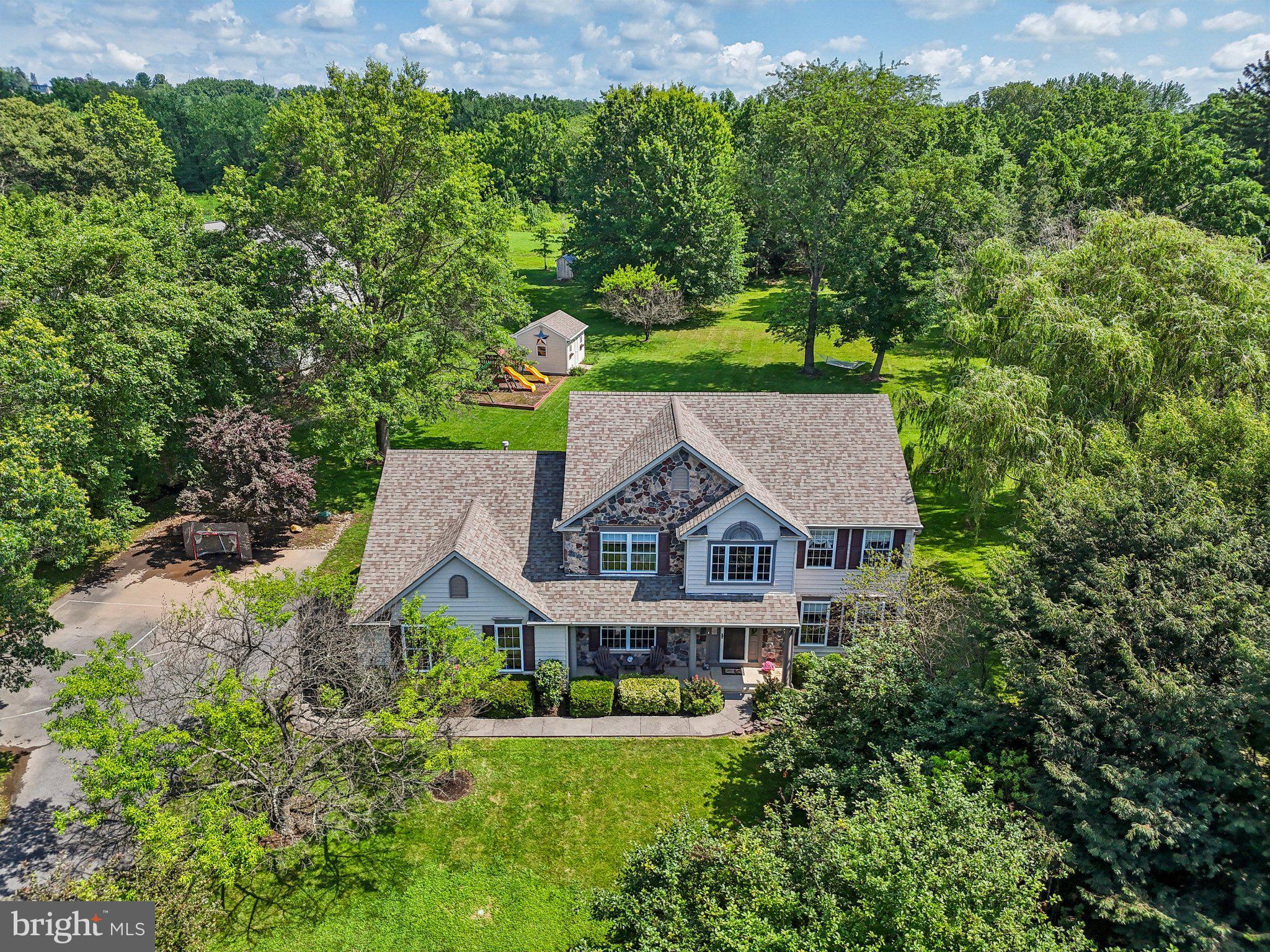 102 HERITAGE COURT