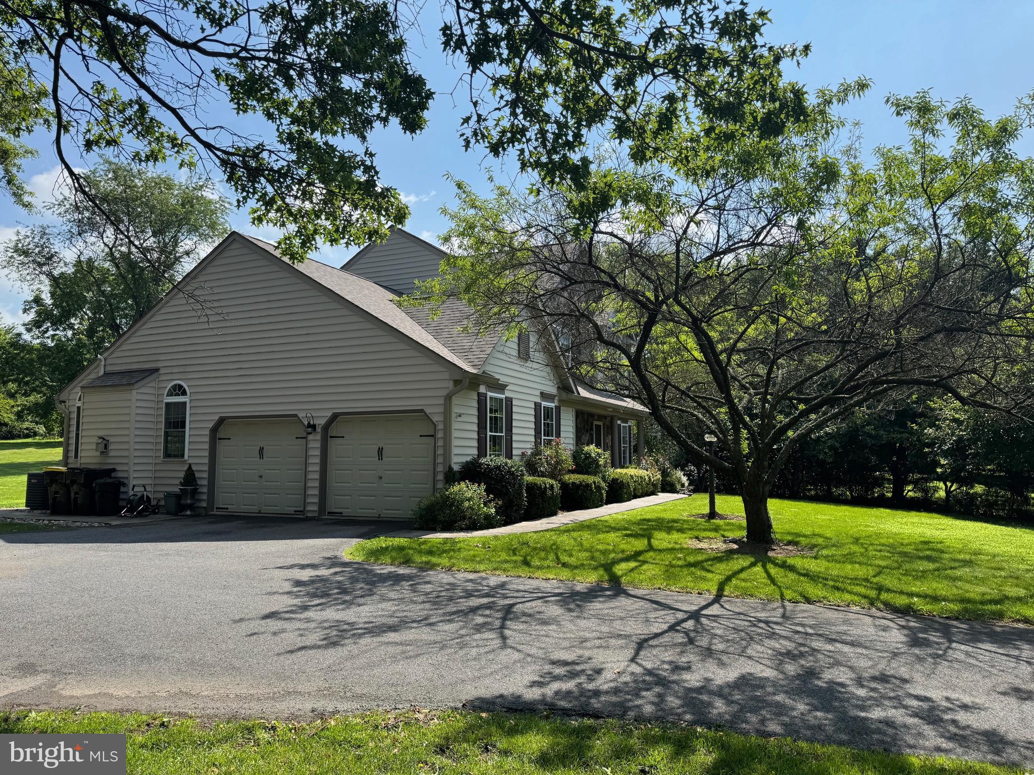 102 HERITAGE COURT