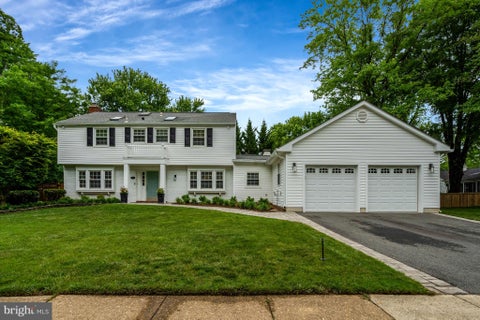 Homes For Sale - 13008 Melville Lane<br/> FAIRFAX, VA 22033