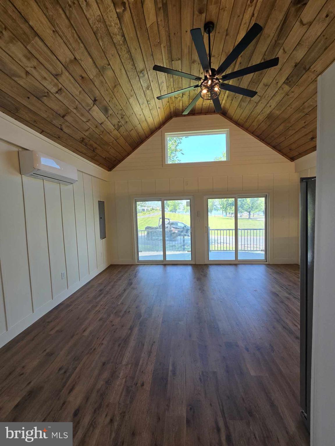 CRYSTAL BEACH MANOR - Residential