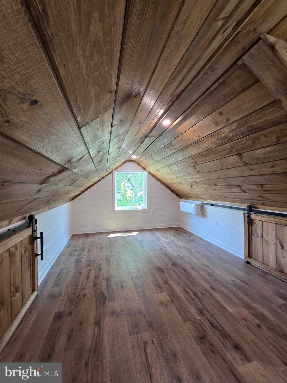 CRYSTAL BEACH MANOR - Residential