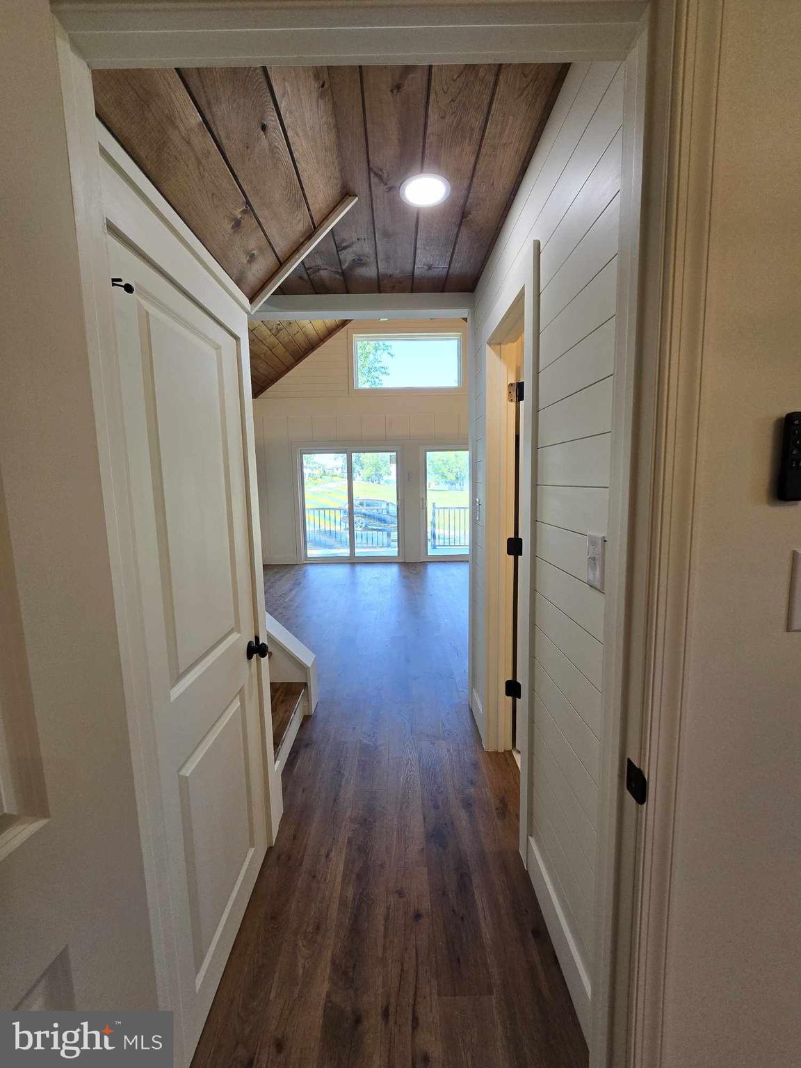 CRYSTAL BEACH MANOR - Residential