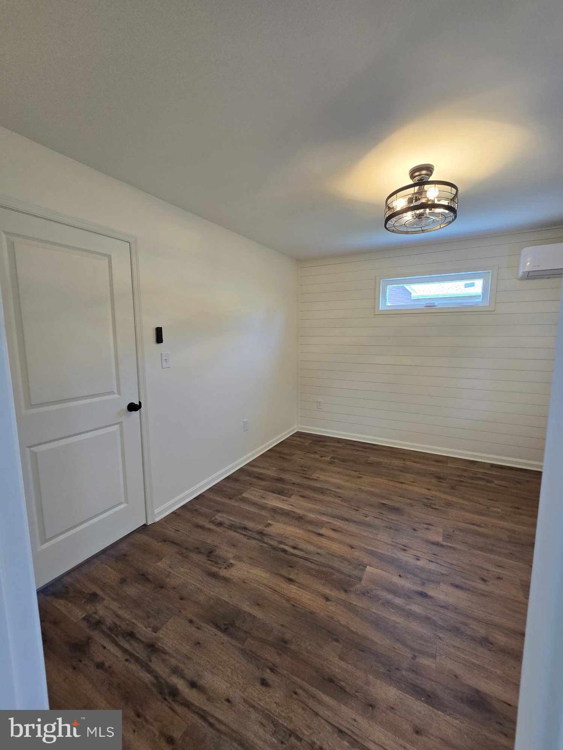 CRYSTAL BEACH MANOR - Residential