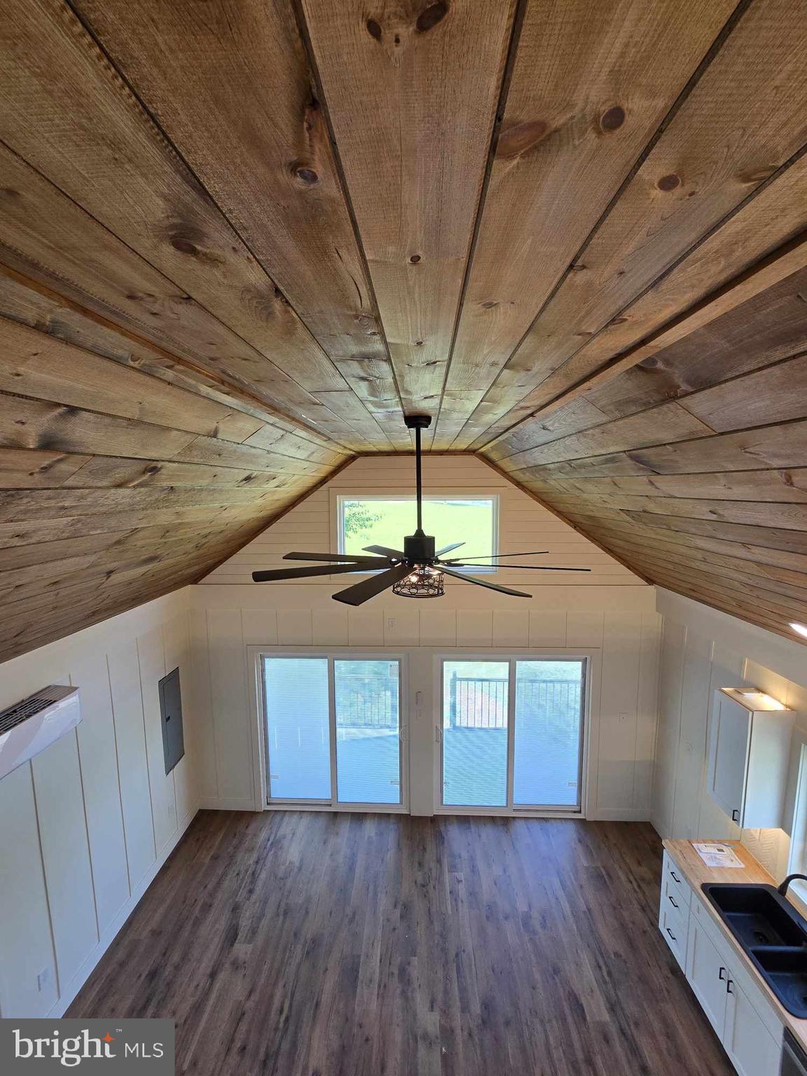 CRYSTAL BEACH MANOR - Residential