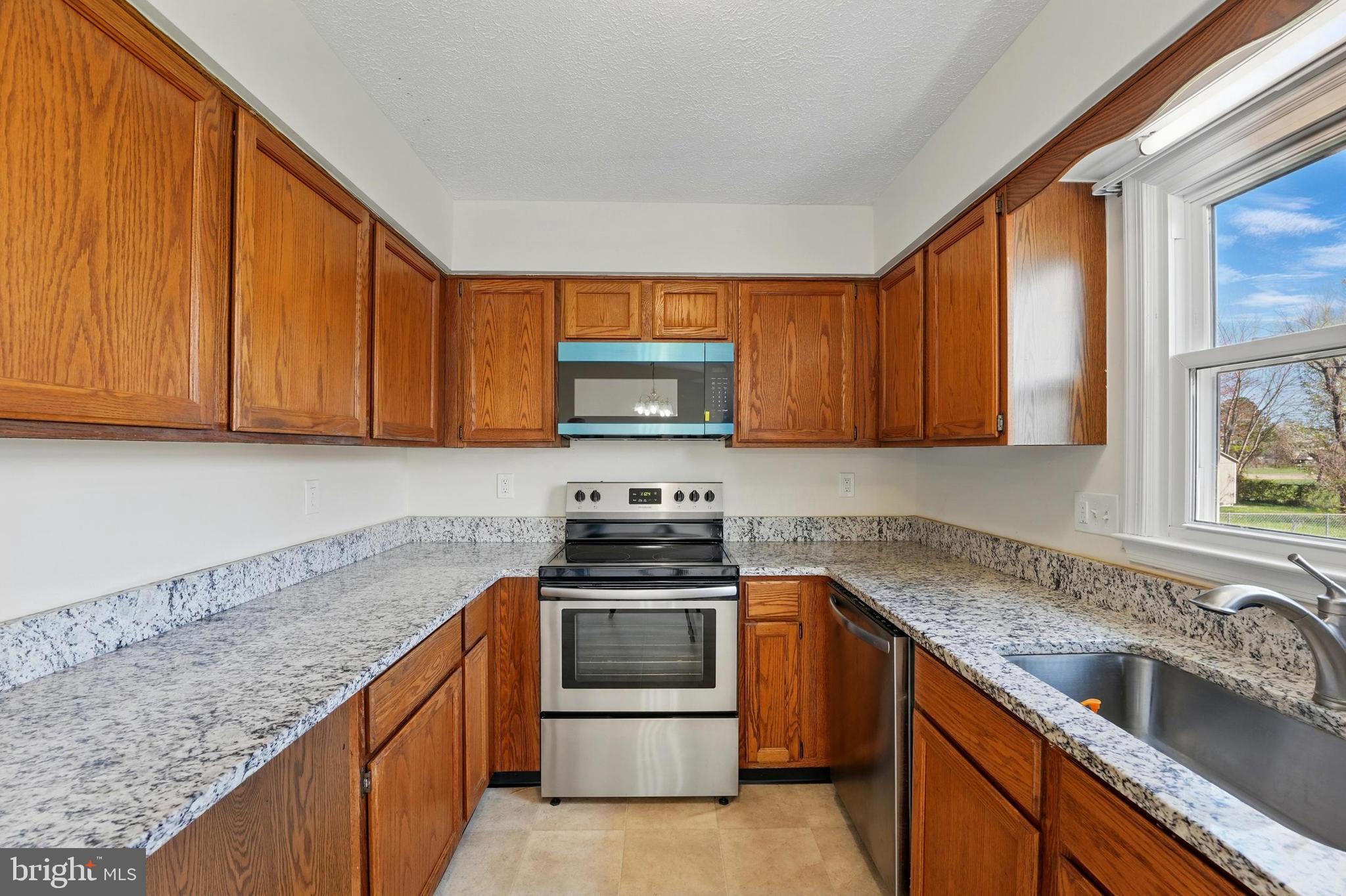 MEADOWBROOKE - Residential