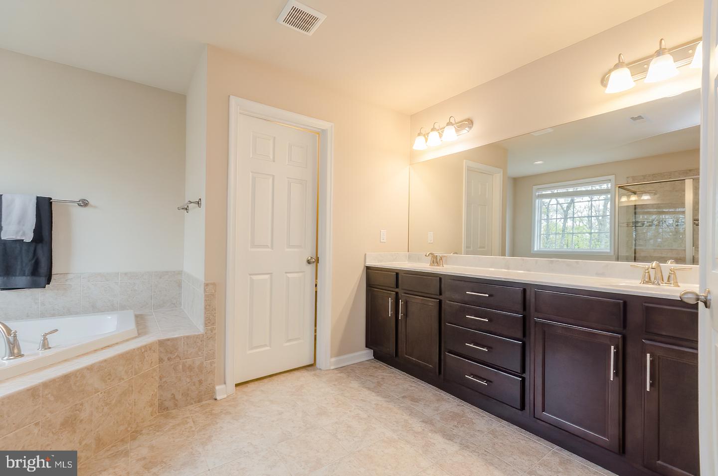 BROOKFIELD ON THE POTOMAC - Residential