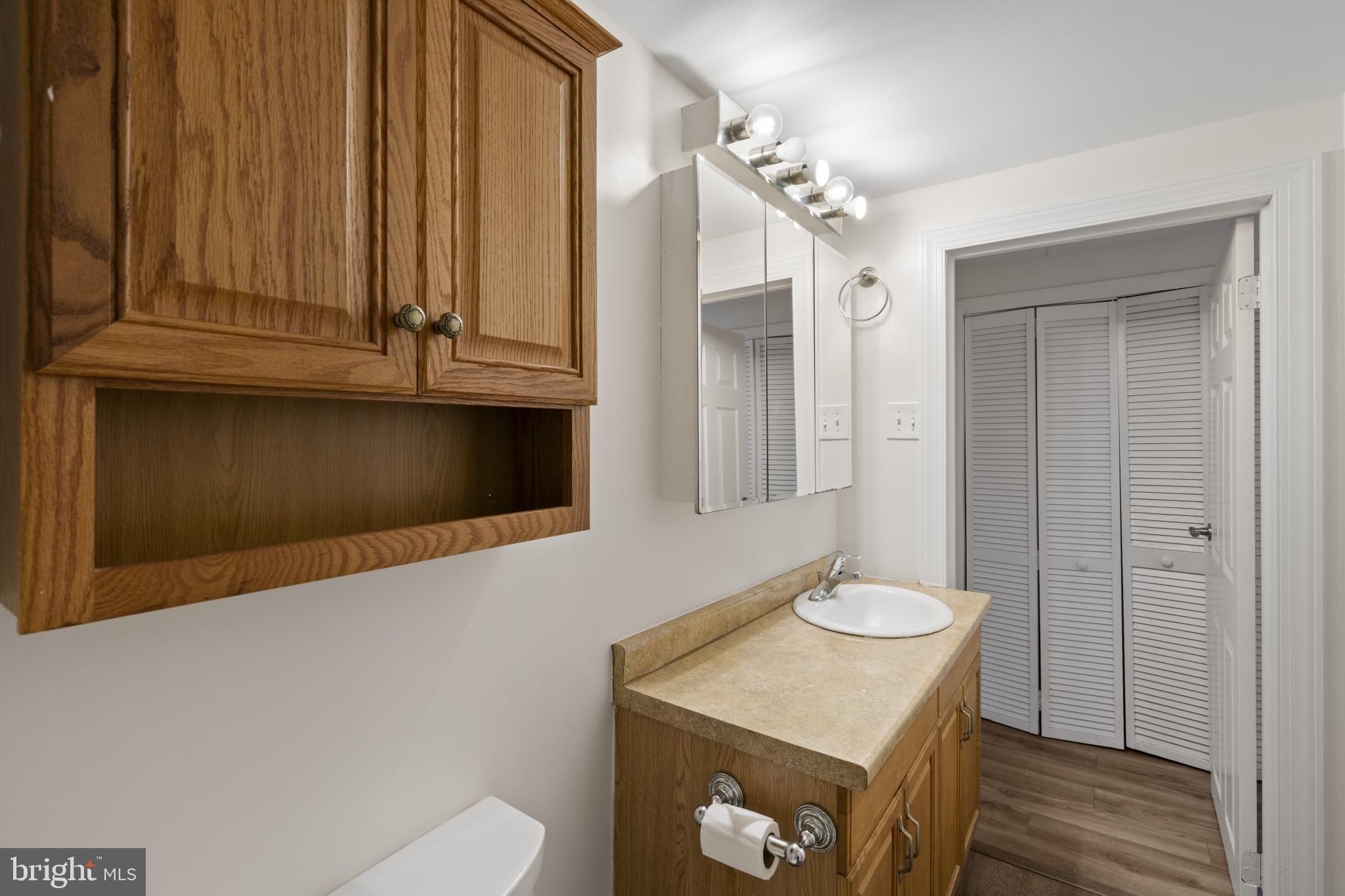 WOODLAND BEACH - Residential