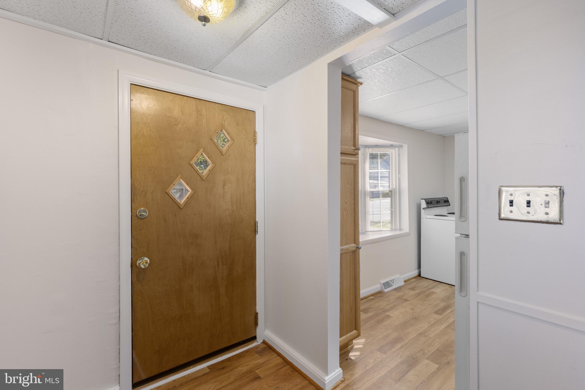 WOODLAND BEACH - Residential